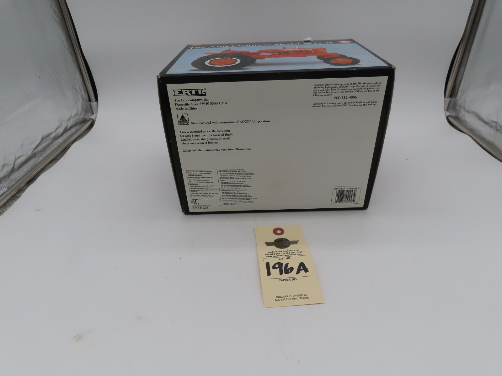 Ertl Precision 1/16th Scale die-Cast The Allis Chalmers Model WD-45 Tractor with Commemorative Booklet and Collector's Medallion NIB - Image 7