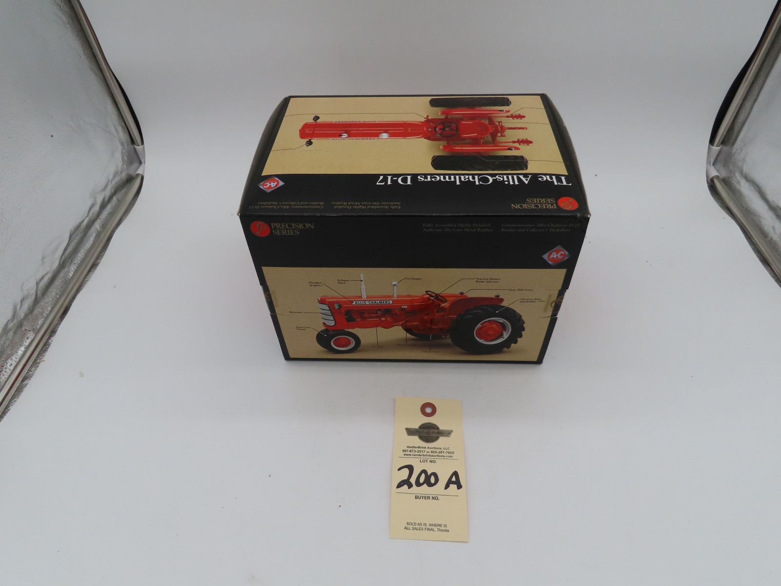 2000 Ertl Precision Series 1/16th Scale NIB the Allis Chalmers D-17 Die-Cast Tractor with Commemorative Booklet and Medallin - Image 2