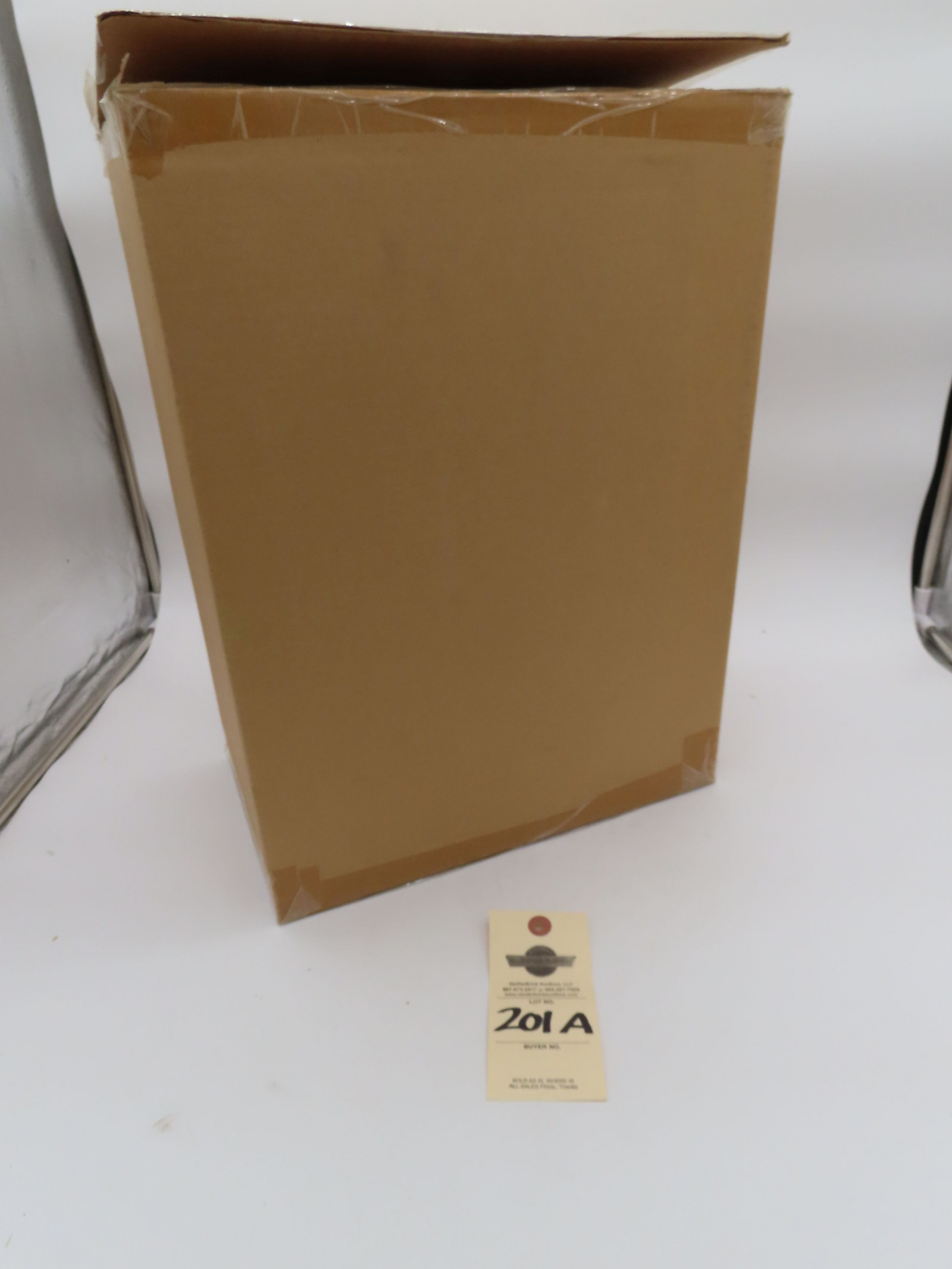 NIB Precision Series The Allis Chalmers D-17 Tractor with New Idea Picker 1/16th Scale #13119, and in Original Packaging Box that was opened - Image 1