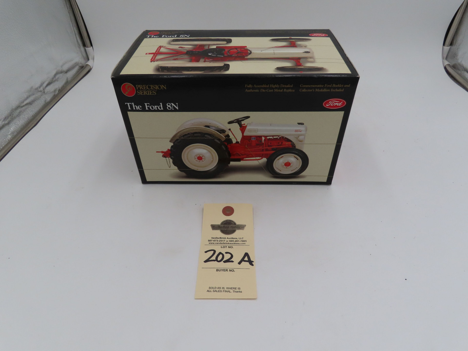 1996 Ertl Precision Series 1/16th Scale Die-Cast NIB The Ford 8N  with Collector's Medallion included - Image 2