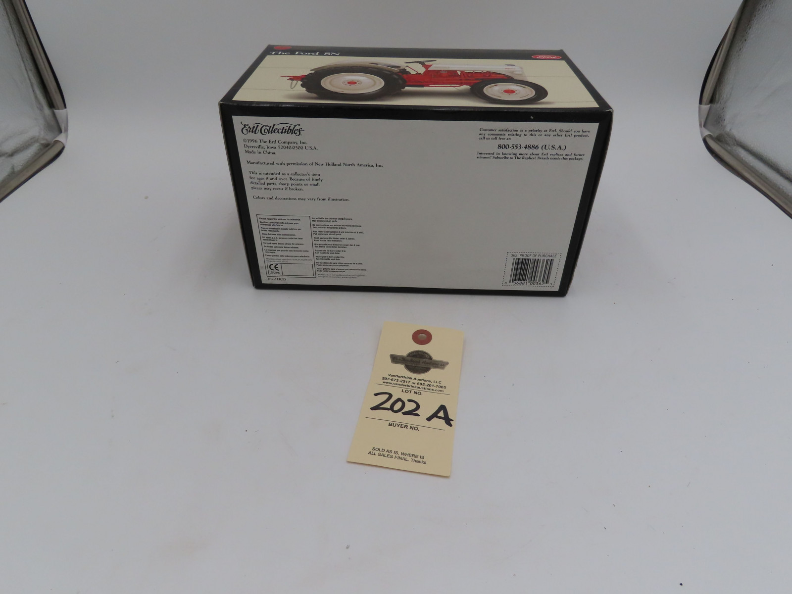 1996 Ertl Precision Series 1/16th Scale Die-Cast NIB The Ford 8N  with Collector's Medallion included - Image 9