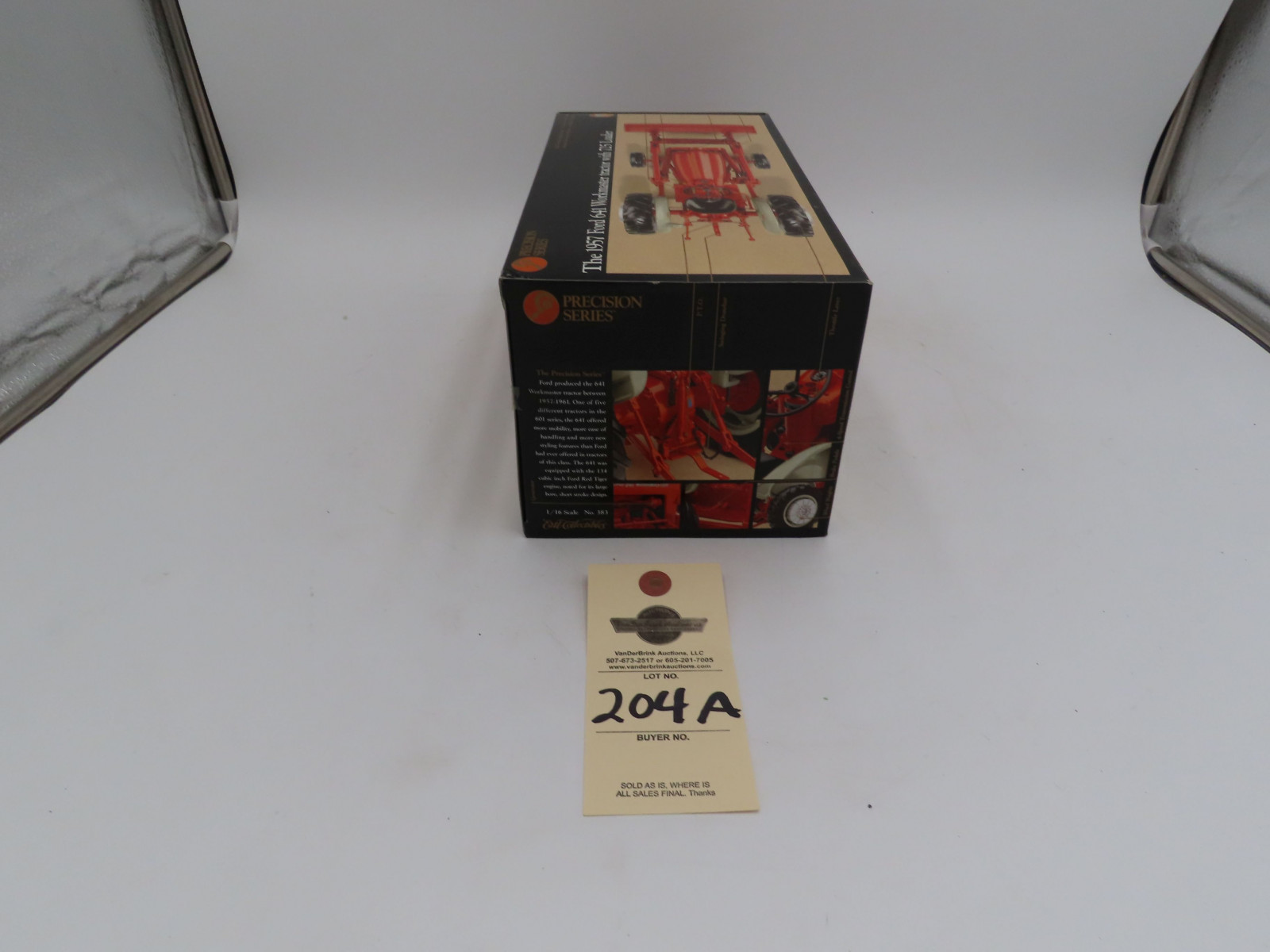 1998 Ertl the Precision Series 1/16th Scale Die-Cast the 1957 Ford 641 Workmaster Traactor with 725 Loader and Commerative Ford Booklet and Collector's Medallion NIB - Image 3