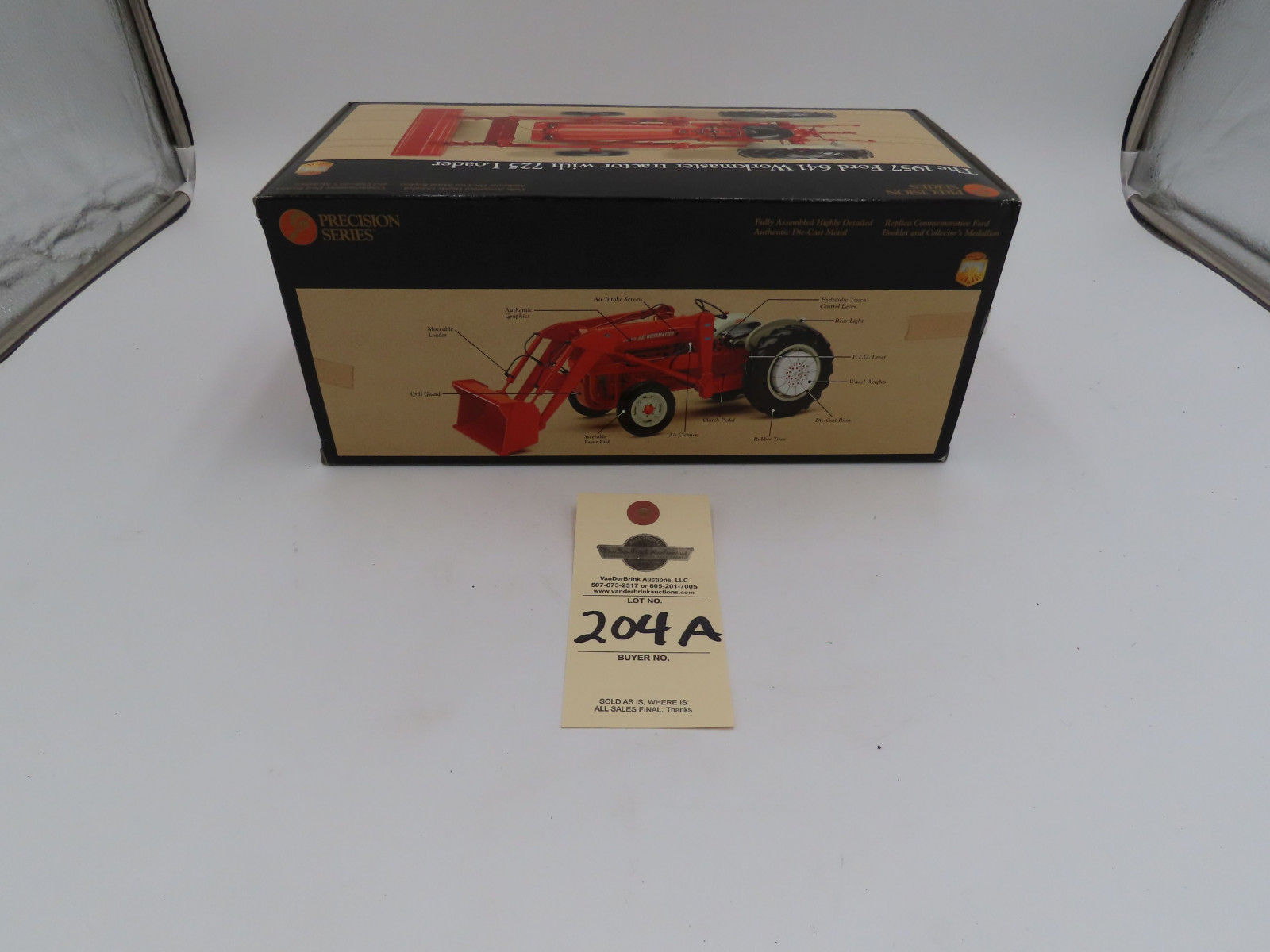 1998 Ertl the Precision Series 1/16th Scale Die-Cast the 1957 Ford 641 Workmaster Traactor with 725 Loader and Commerative Ford Booklet and Collector's Medallion NIB - Image 4