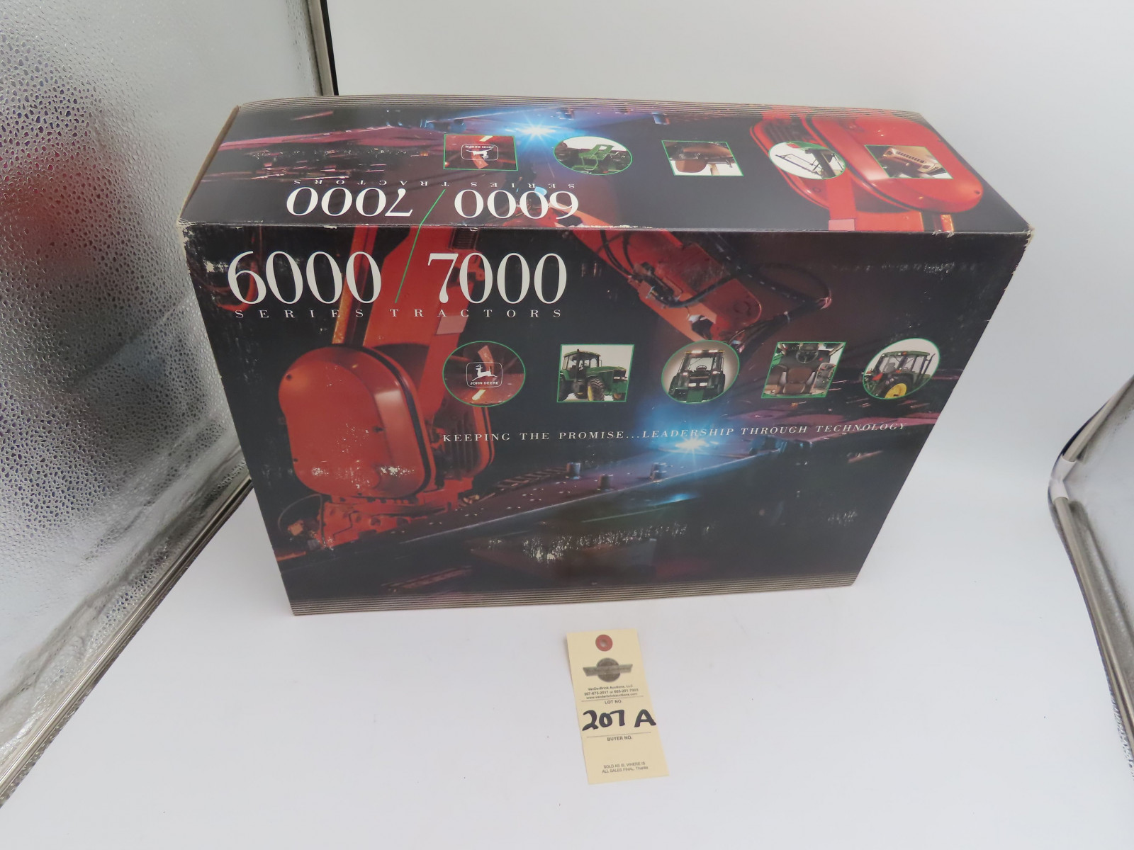 1992 Ertl 6000/7000 Series Tractors JD7800 Model to Assemble NIB and faded box and some wear 1/16th Scale - Image 2