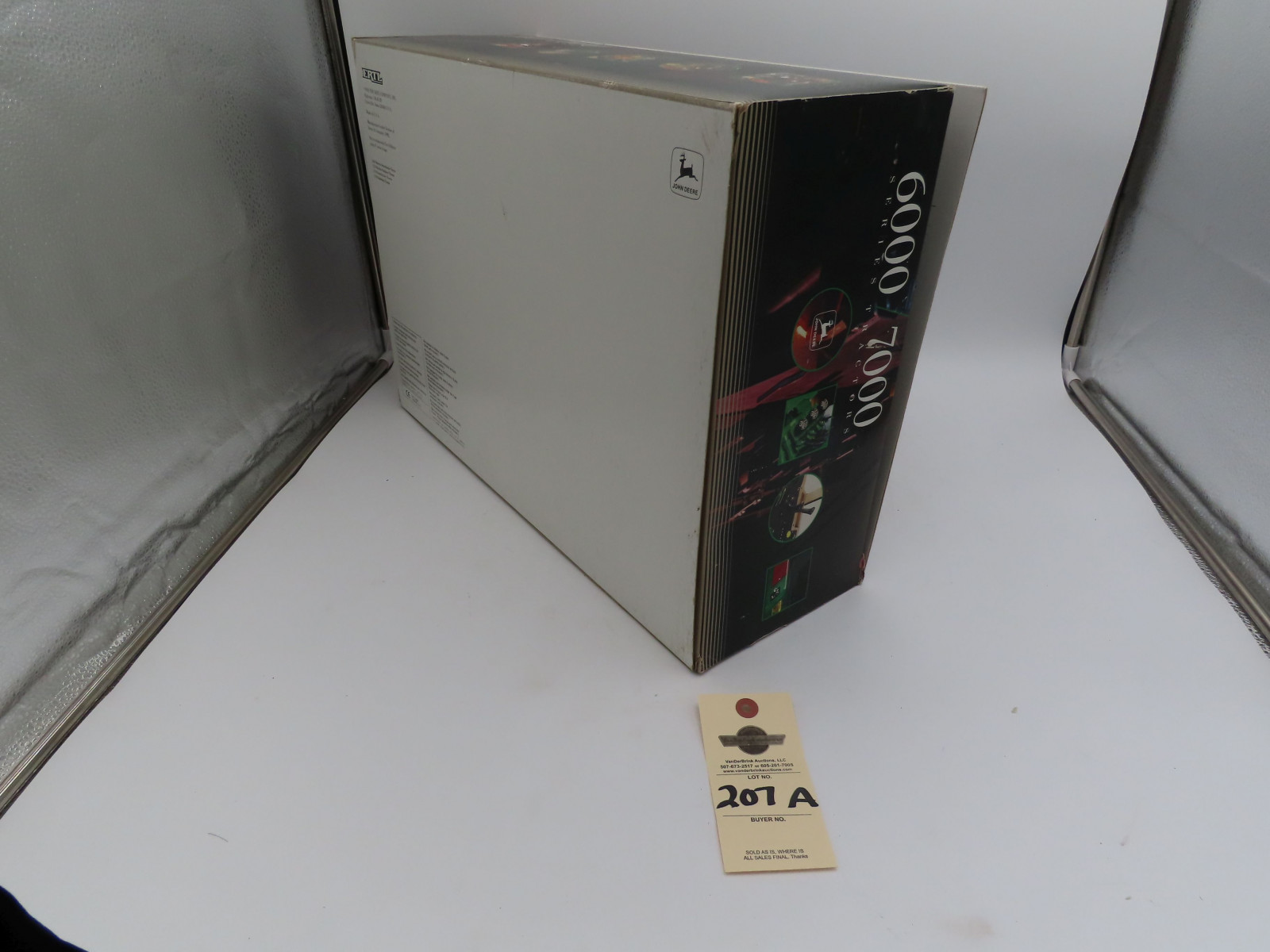 1992 Ertl 6000/7000 Series Tractors JD7800 Model to Assemble NIB and faded box and some wear 1/16th Scale - Image 4