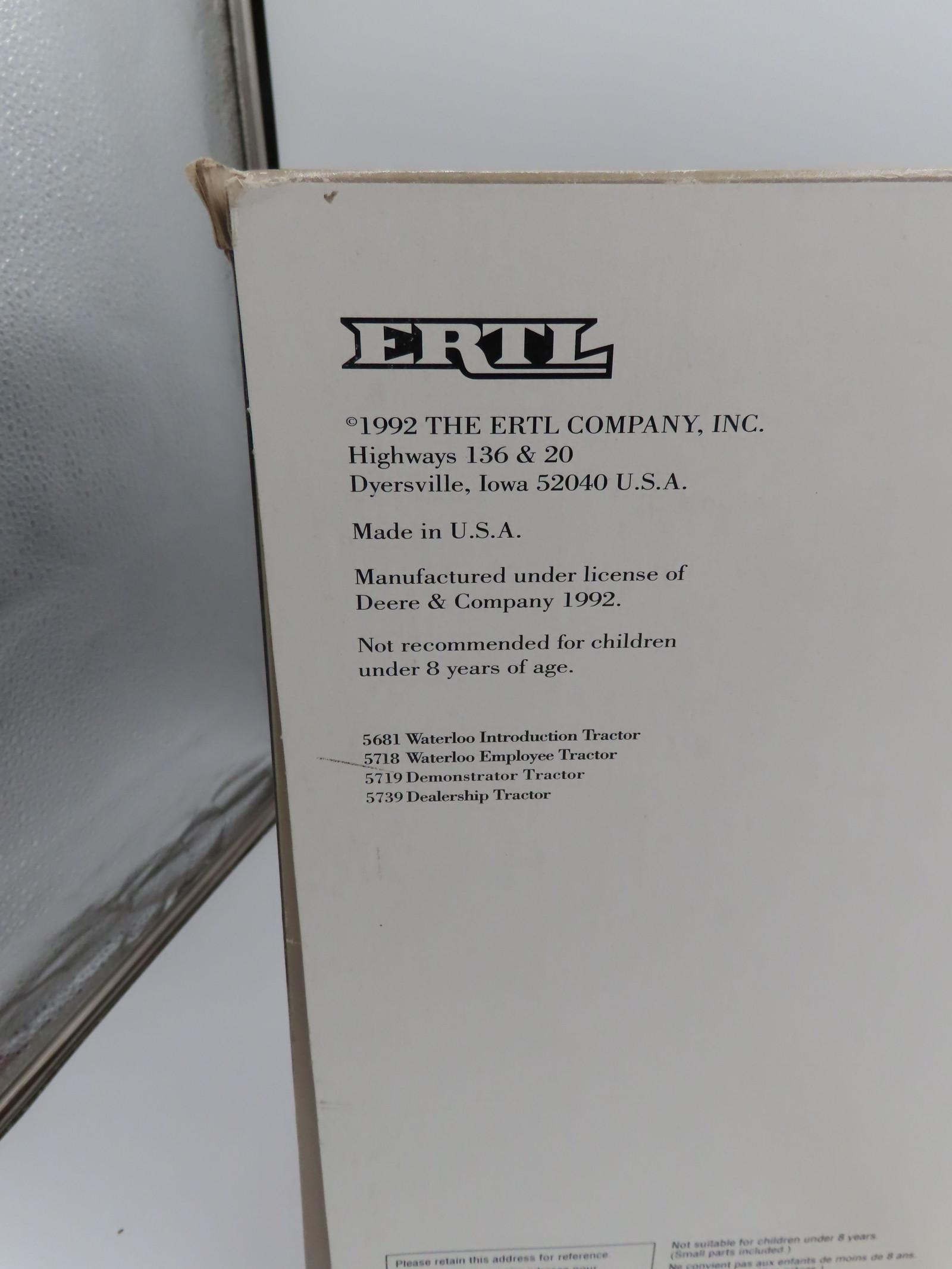 1992 Ertl 6000/7000 Series Tractors JD7800 Model to Assemble NIB and faded box and some wear, 1/16th Scale - Image 10