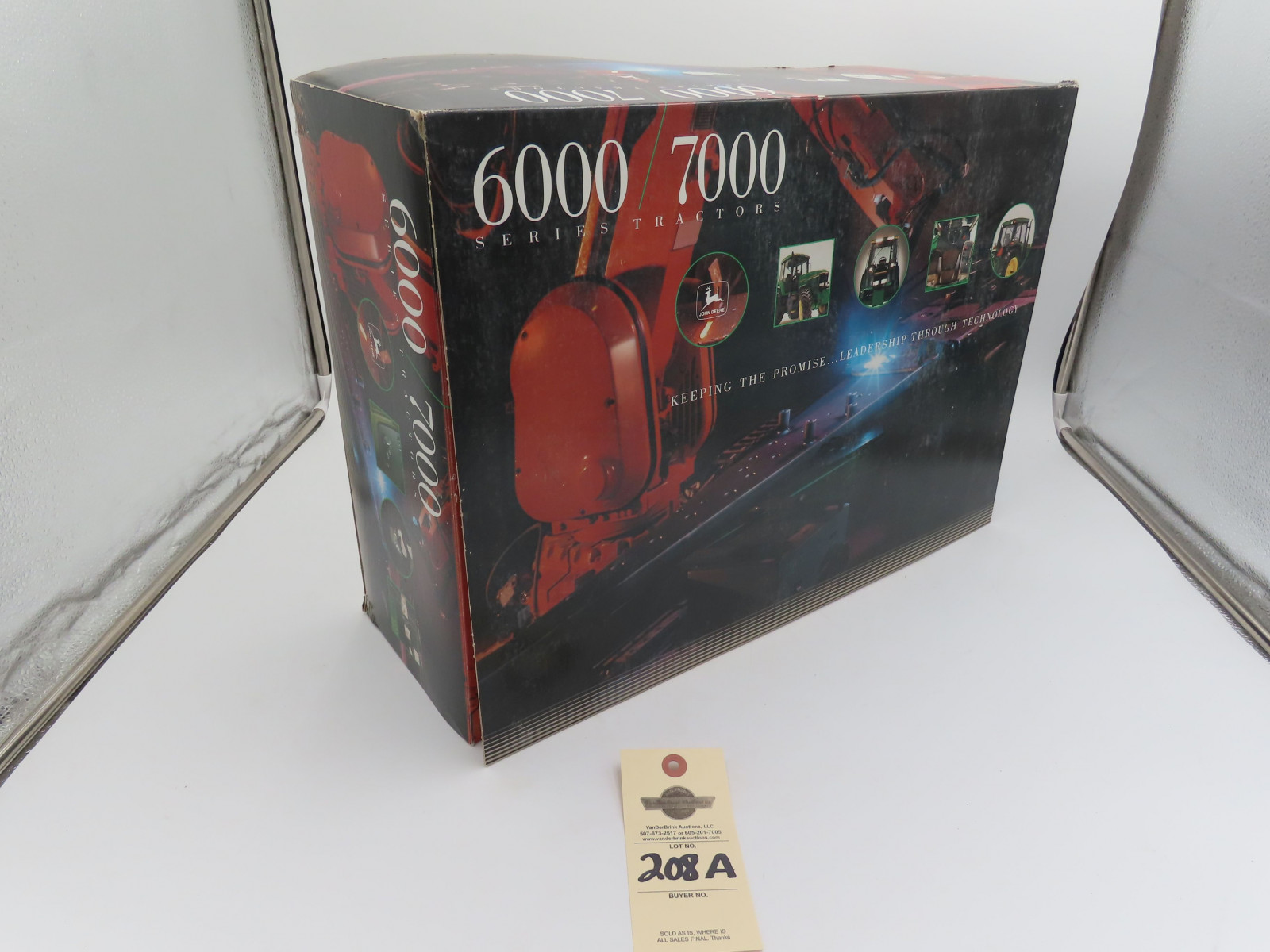 1992 Ertl 6000/7000 Series Tractors JD7800 Model to Assemble NIB and faded box and some wear, 1/16th Scale - Image 8