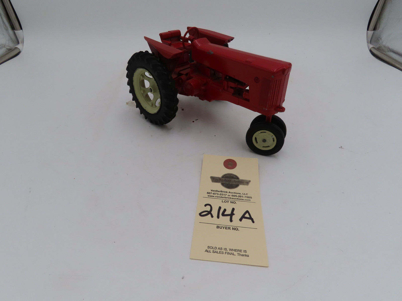 Vintage Ertl Red John Deere 730 1/16th Scale with White Wheels and No Box with wear spots - Image 3