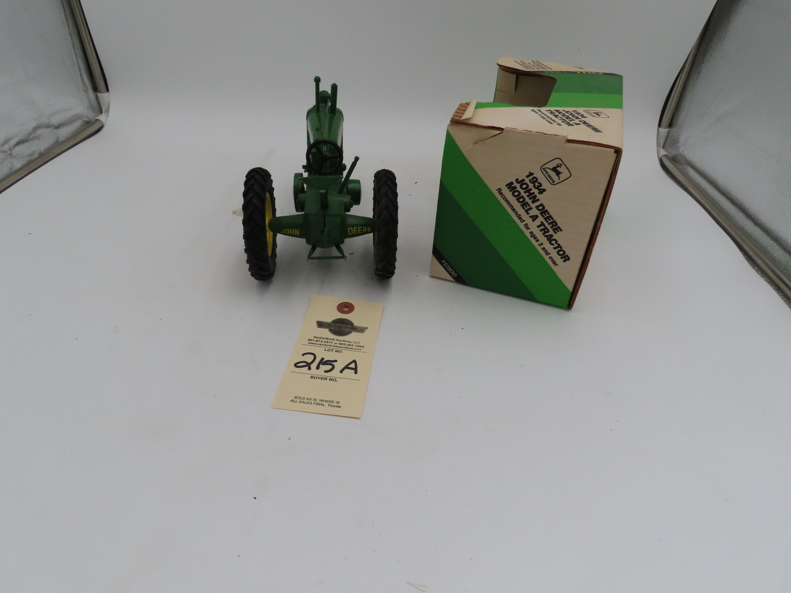 Ertl 1/16th Scale John Deere 1934 Model A no rear wheels and Cast John Deere Unstyled A John Deere - Image 4