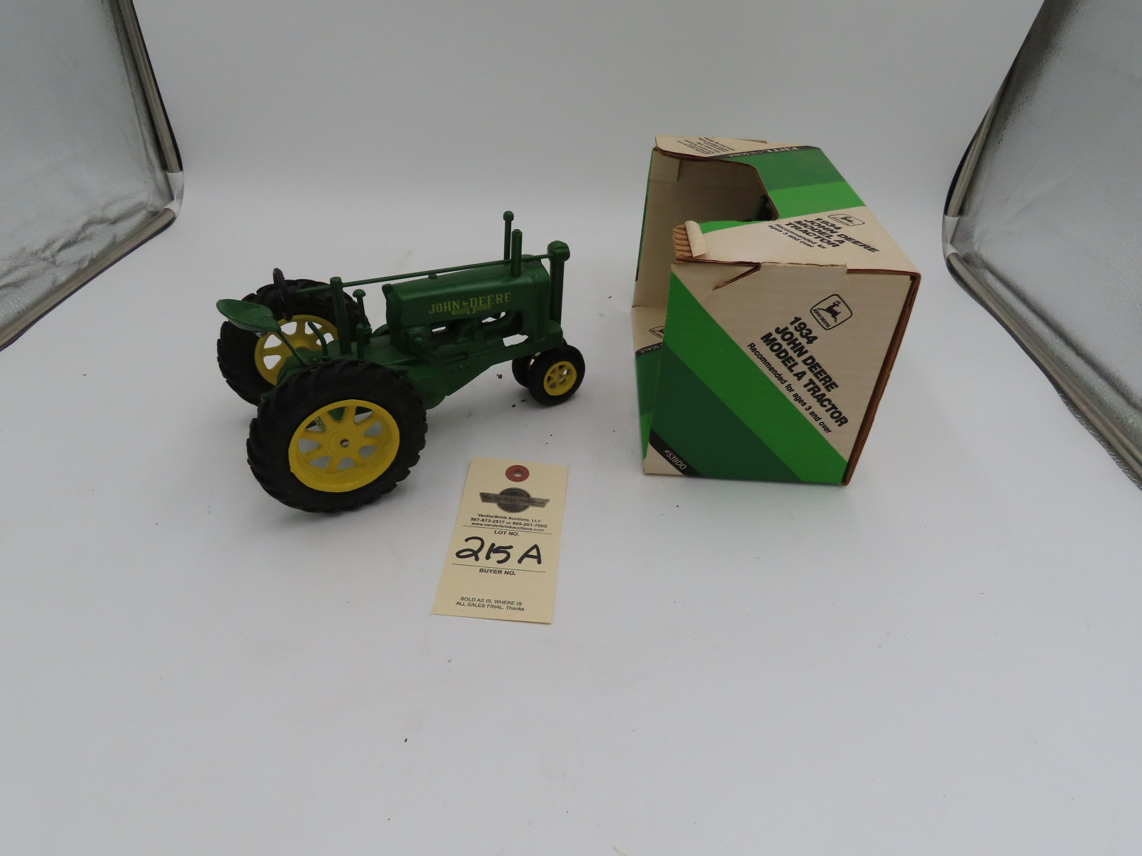 Ertl 1/16th Scale John Deere 1934 Model A no rear wheels and Cast John Deere Unstyled A John Deere - Image 6