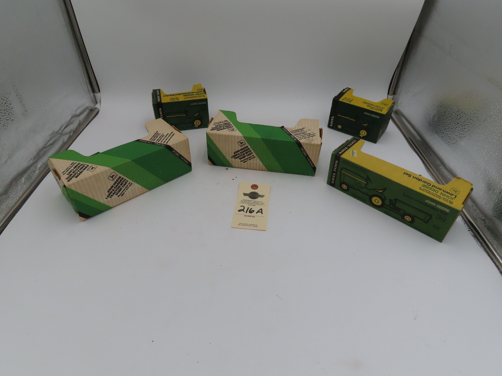 Ertl 1/16th Scale Die-Cast Lawn Tractor Group NIB - Image 3