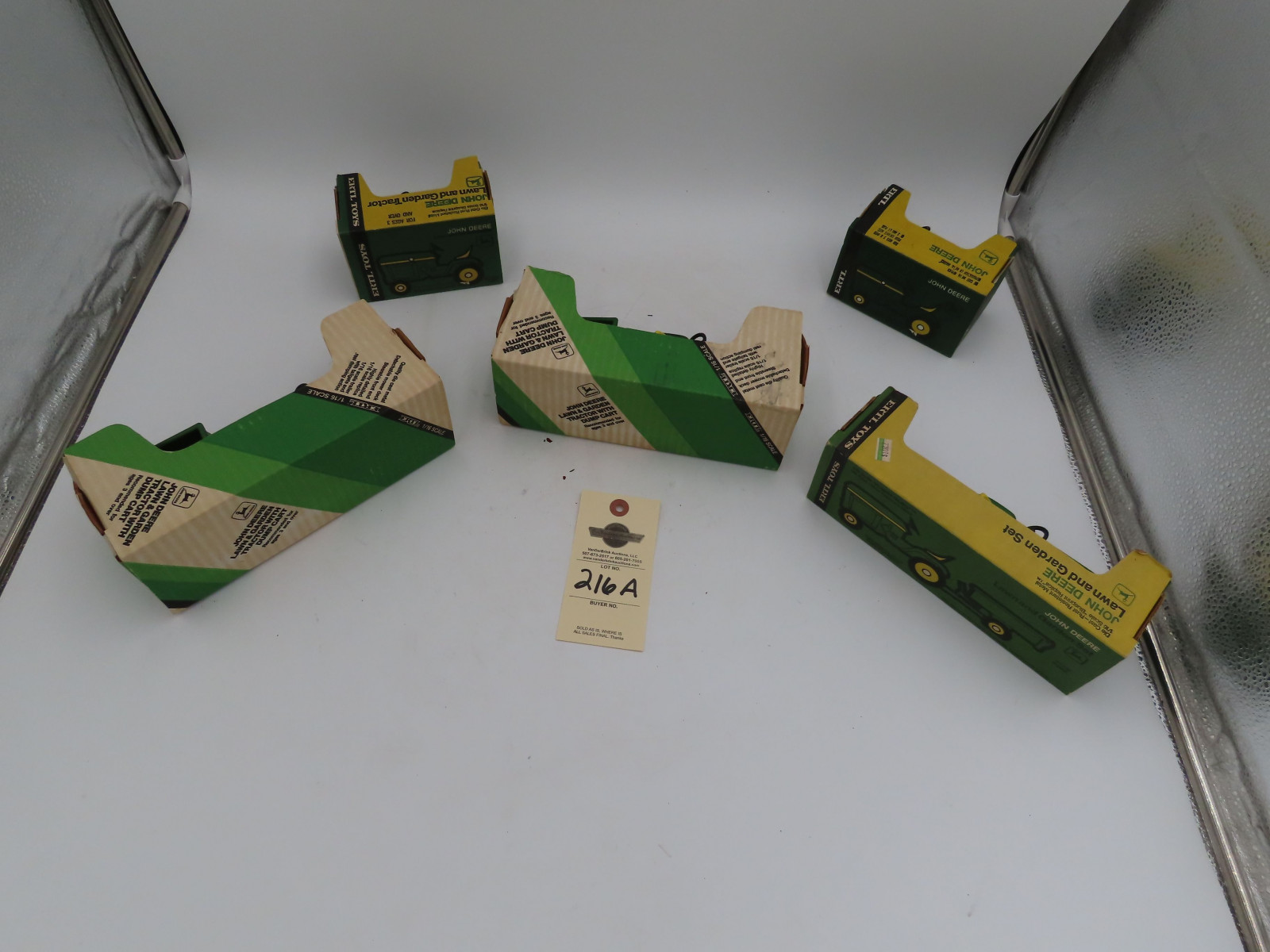 Ertl 1/16th Scale Die-Cast Lawn Tractor Group NIB - Image 4