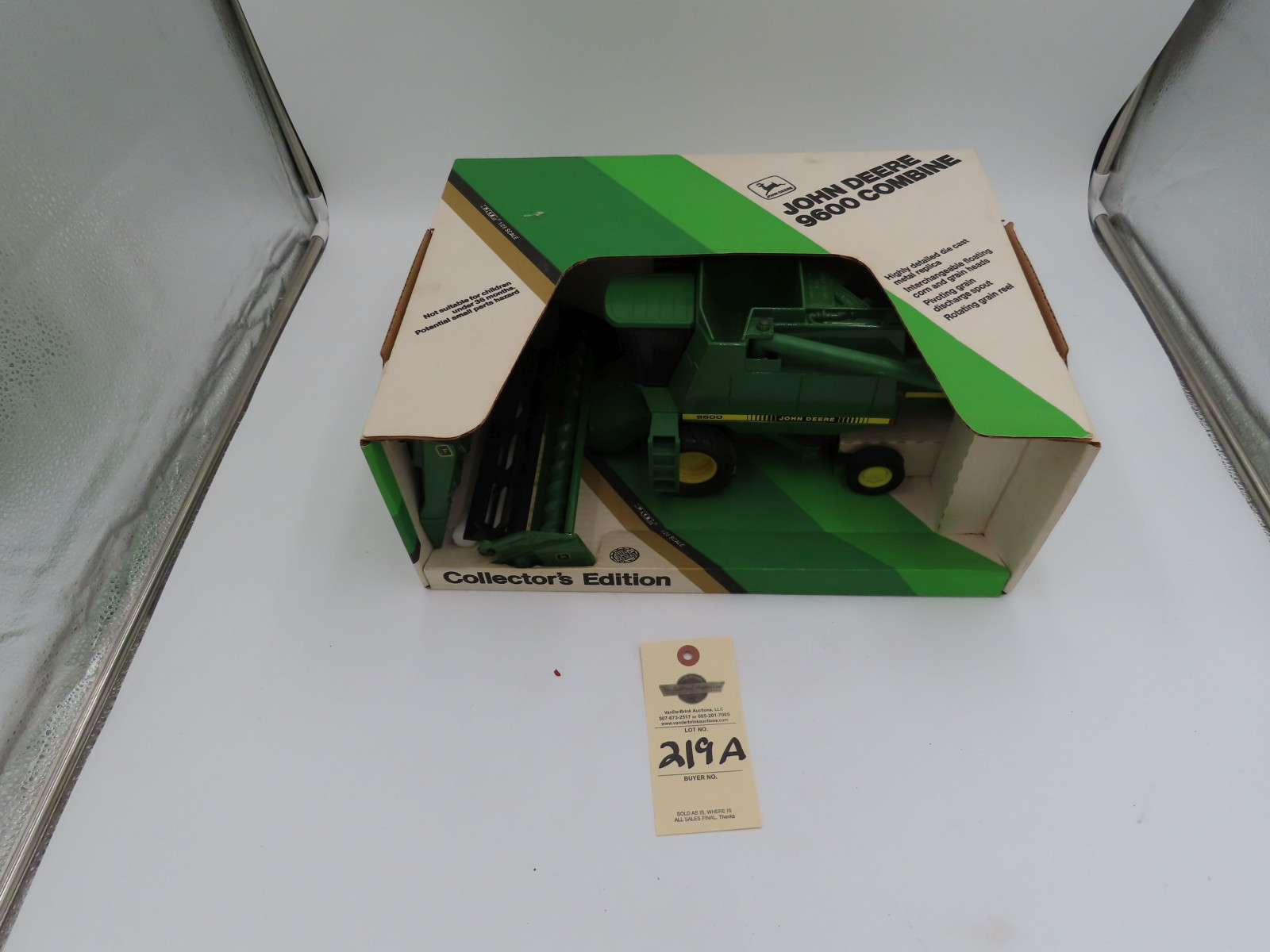 1989 Ertl for John Deere 1/16th Scale Die-Cast Collector's Edition 9600 Combine NIB - Image 2