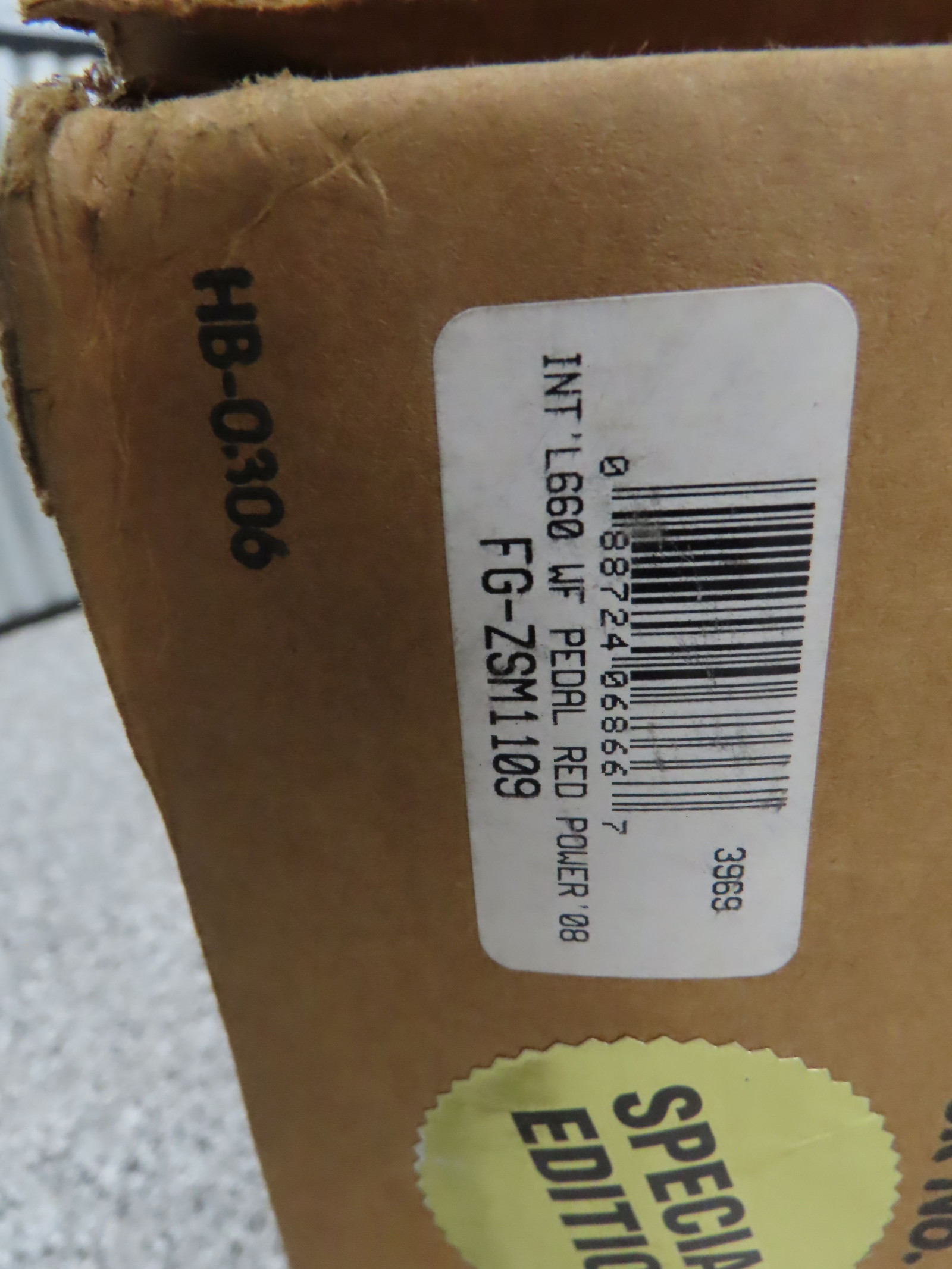 Scale Models by Ertl Special Edition 2008 Red Power IH L660 Wide Front Pedal Tractor - Image 6