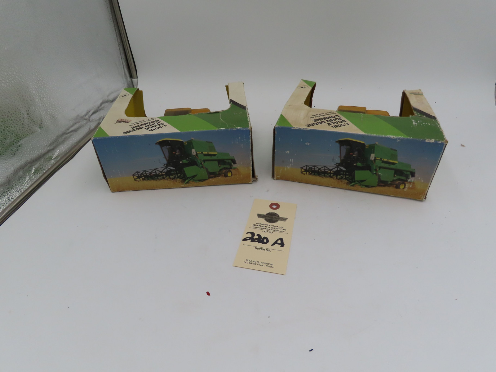 Ertl for John Deere 1/50th Scale Hydro/4 Combines NIB selling as a Pair - Image 4
