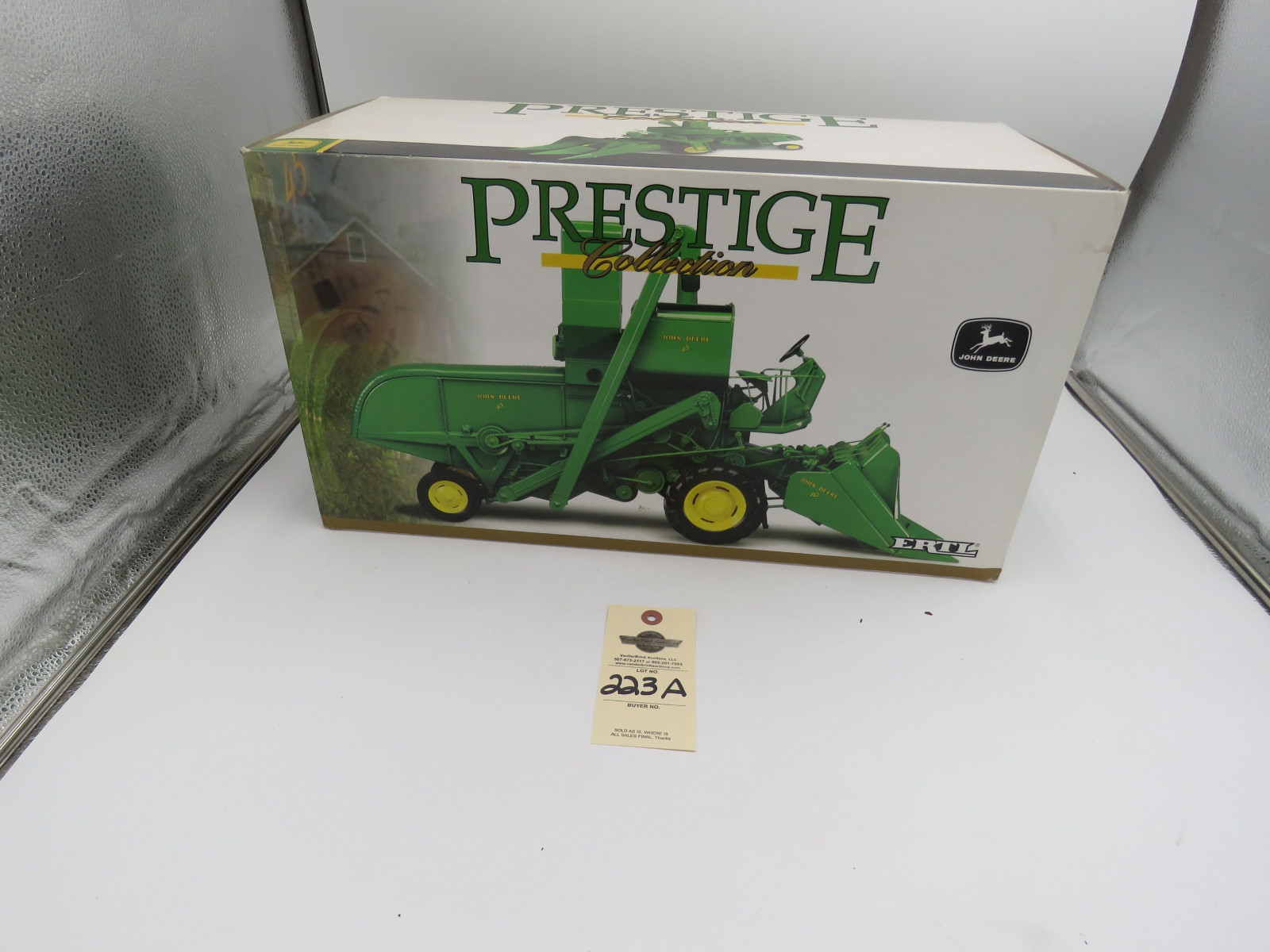 2001 Ertl for John Deere Prestige Collection 1/16th Scale John Deere 45 Combine NIB - Image 4