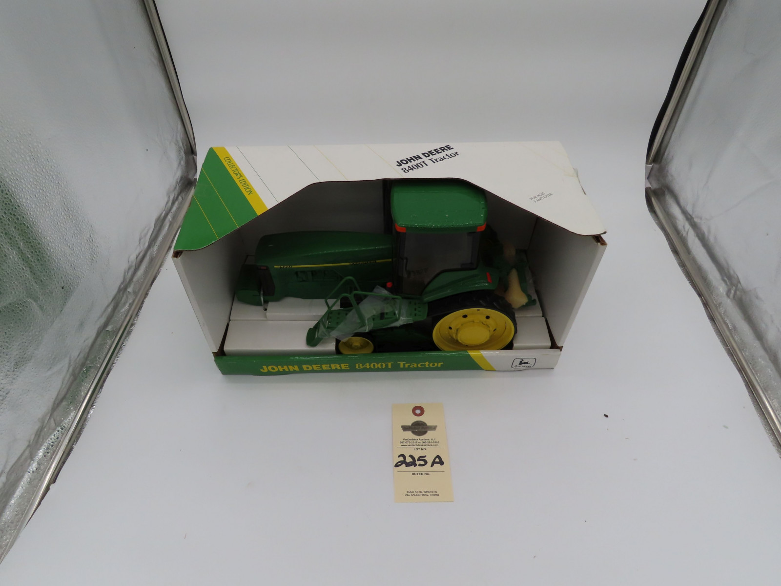 1998 Ertl for John Deere Collector's Edition 8400T Die-Cast Tractor 1/16th Scale NIB - Image 2