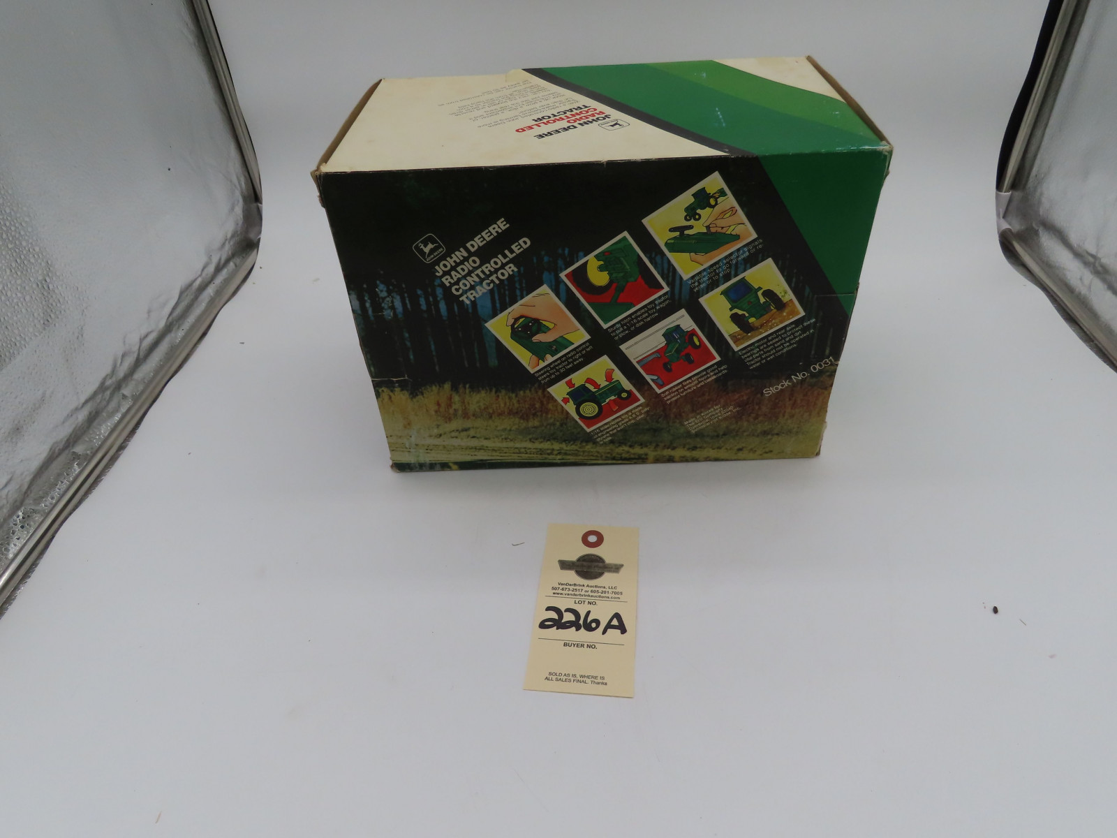 Ertl for John Deere Radio Controlled Tractor 1/16th Scale NIB with wear on the box - Image 4