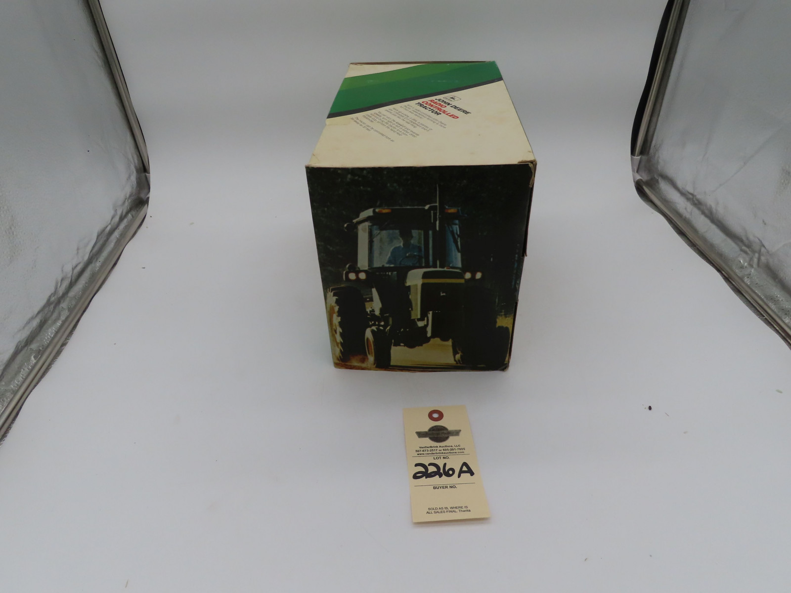 Ertl for John Deere Radio Controlled Tractor 1/16th Scale NIB with wear on the box - Image 5