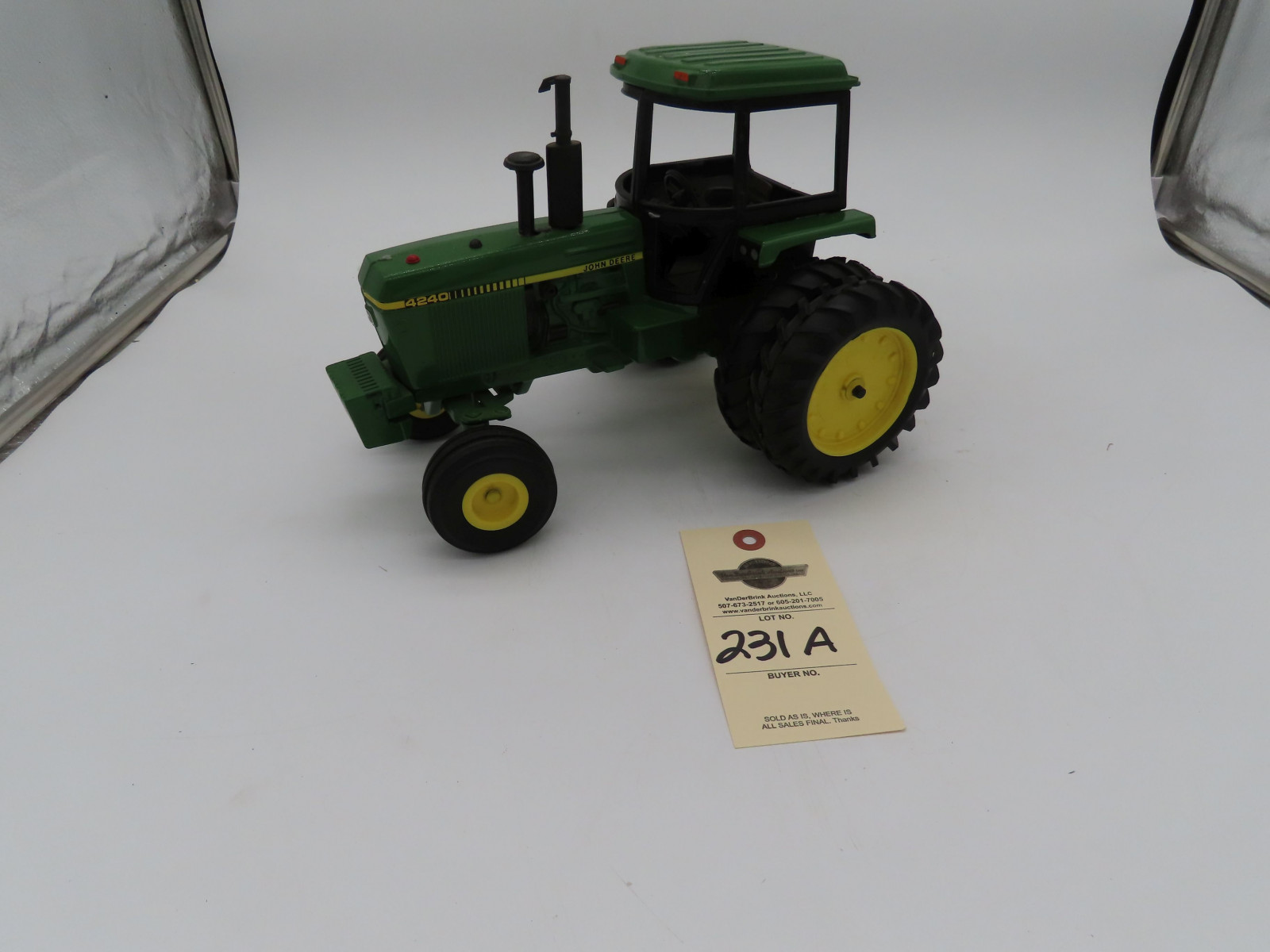 Ertl 1/16th Scale Die-Cast 4240 Tractor No Box - Image 1