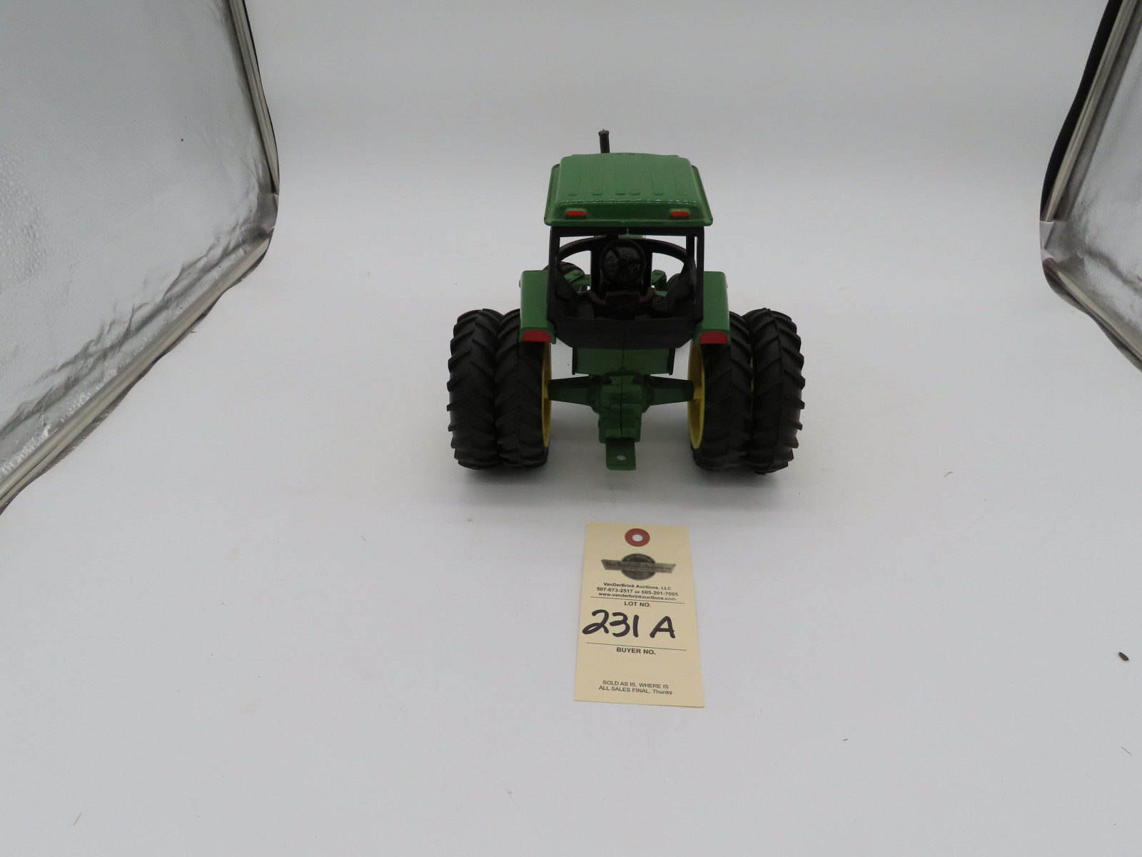 Ertl 1/16th Scale Die-Cast 4240 Tractor No Box - Image 4
