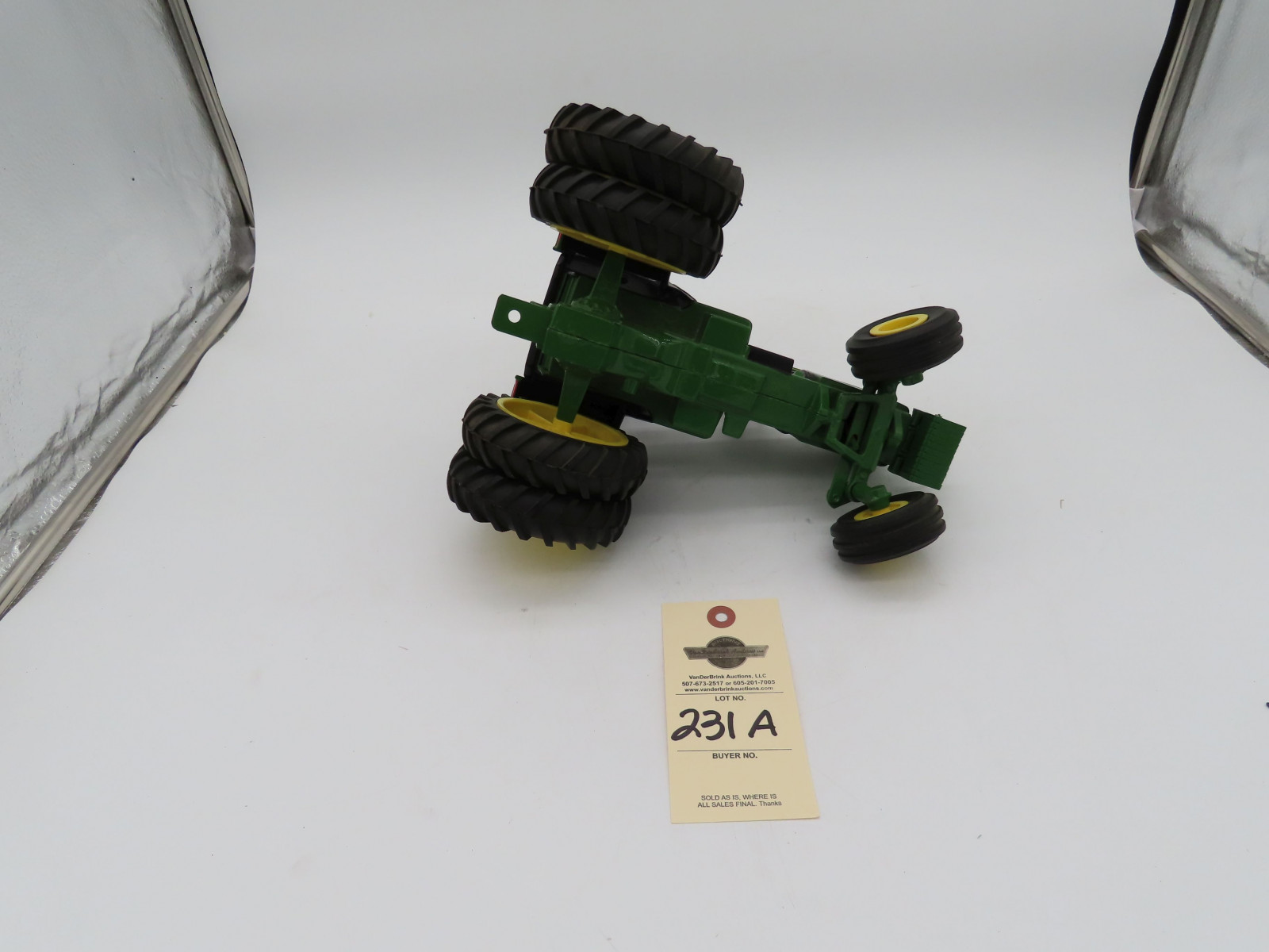 Ertl 1/16th Scale Die-Cast 4240 Tractor No Box - Image 5