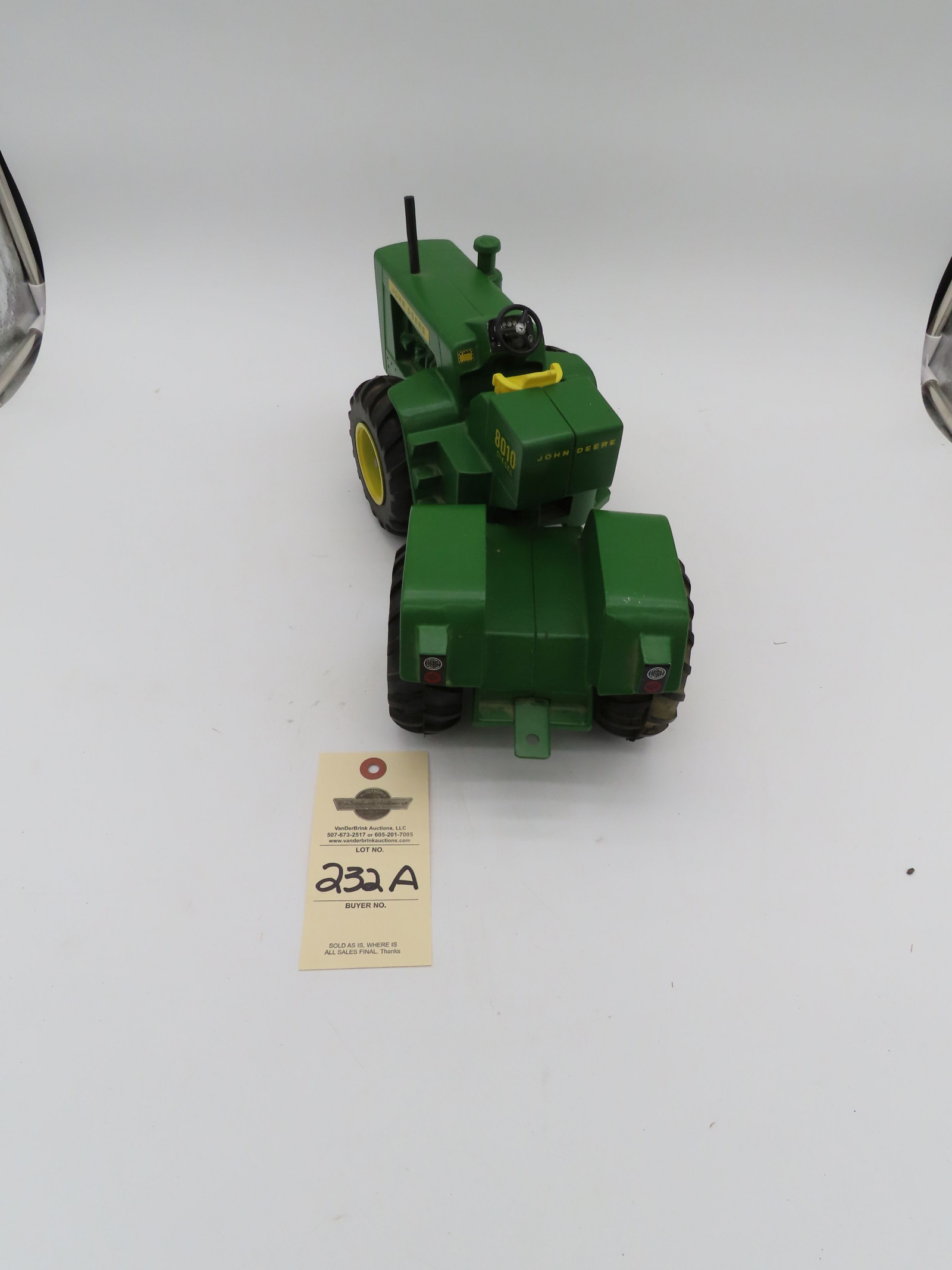 TrumM Cast Iron Painted 8010 Articulating Tractor No Box and Excellent condition - Image 4