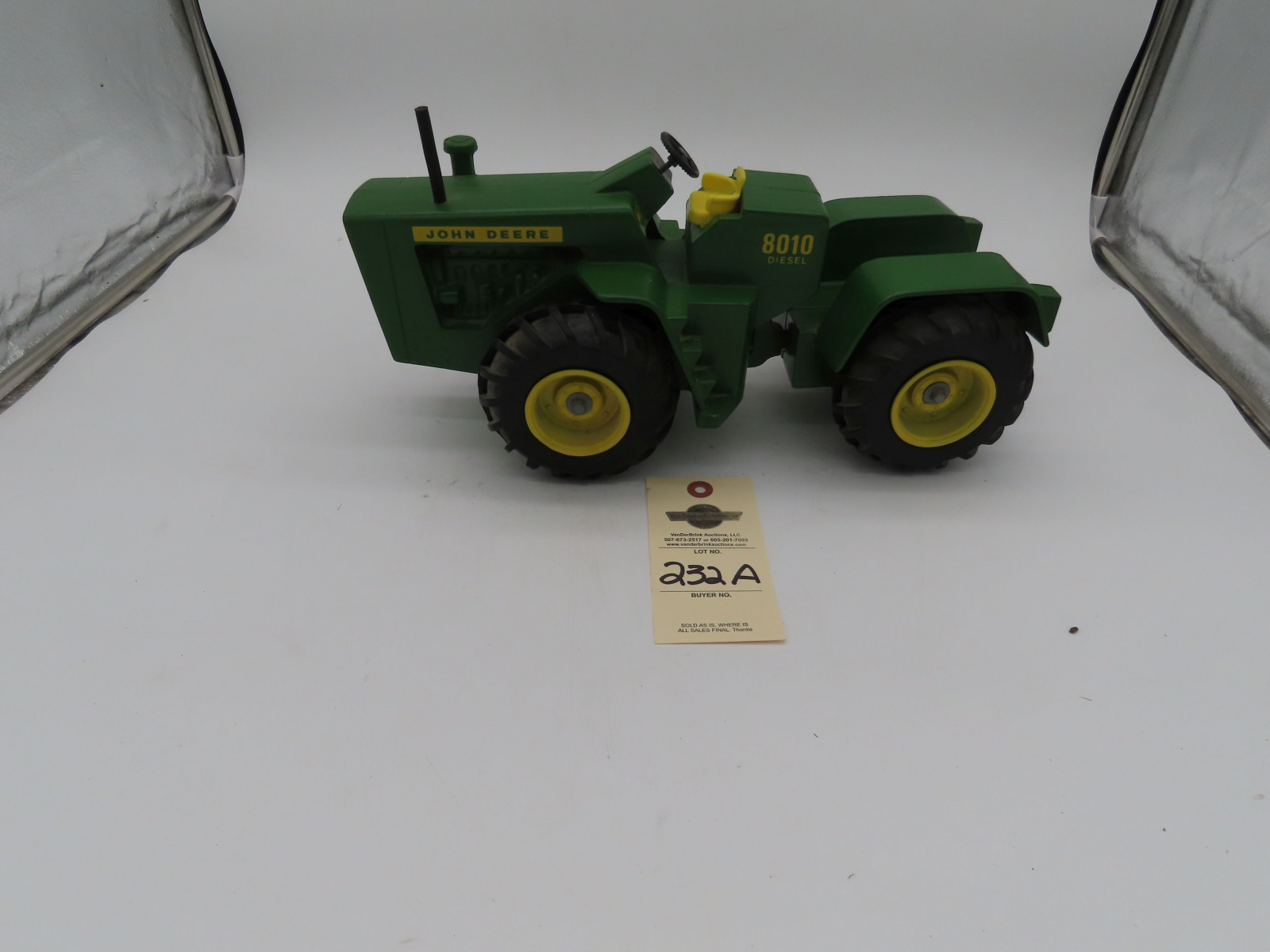 TrumM Cast Iron Painted 8010 Articulating Tractor No Box and Excellent condition - Image 7