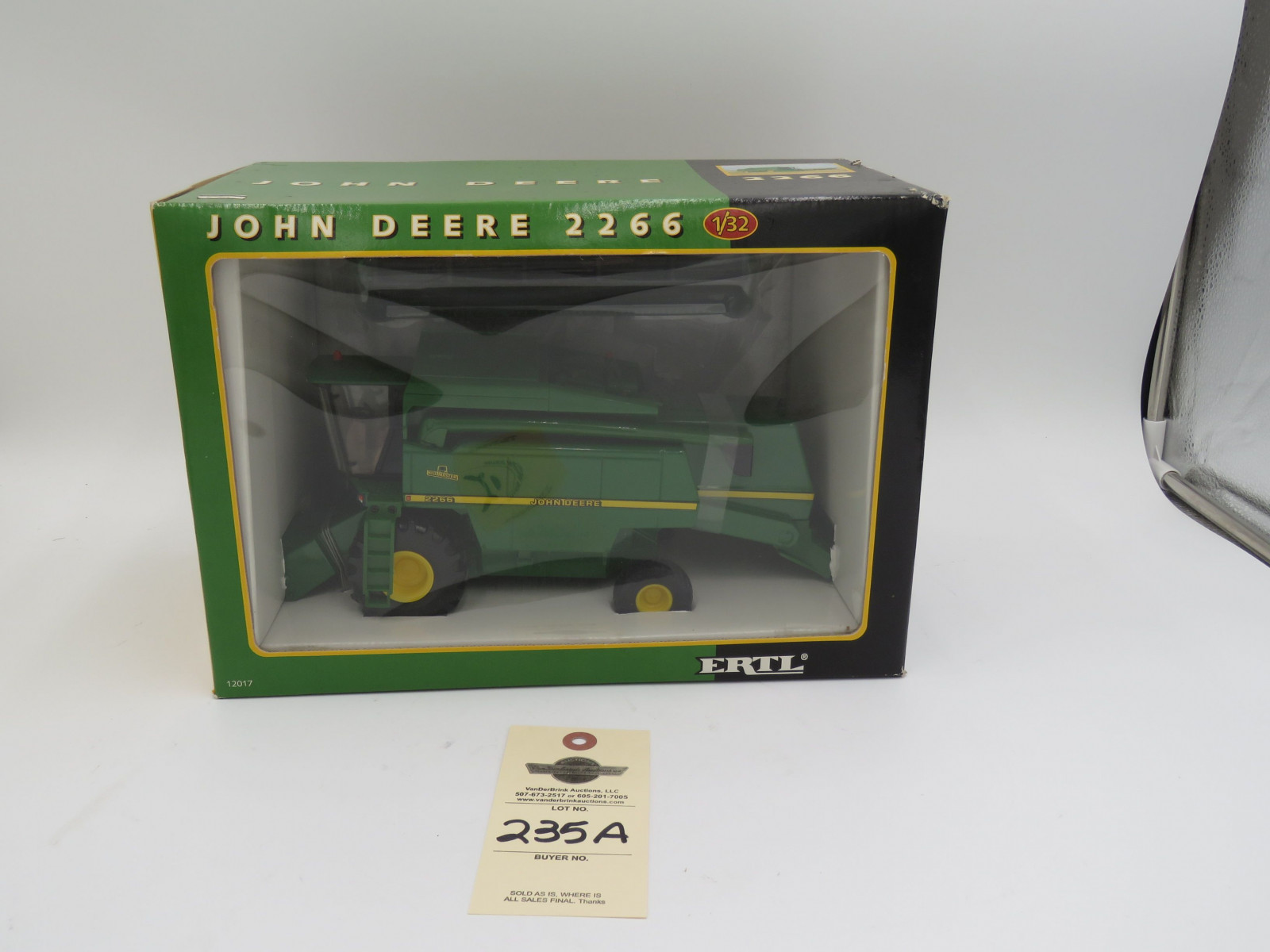 2000 Ertl John Deere Combine 2266 1/32 scale NIB - Image 1