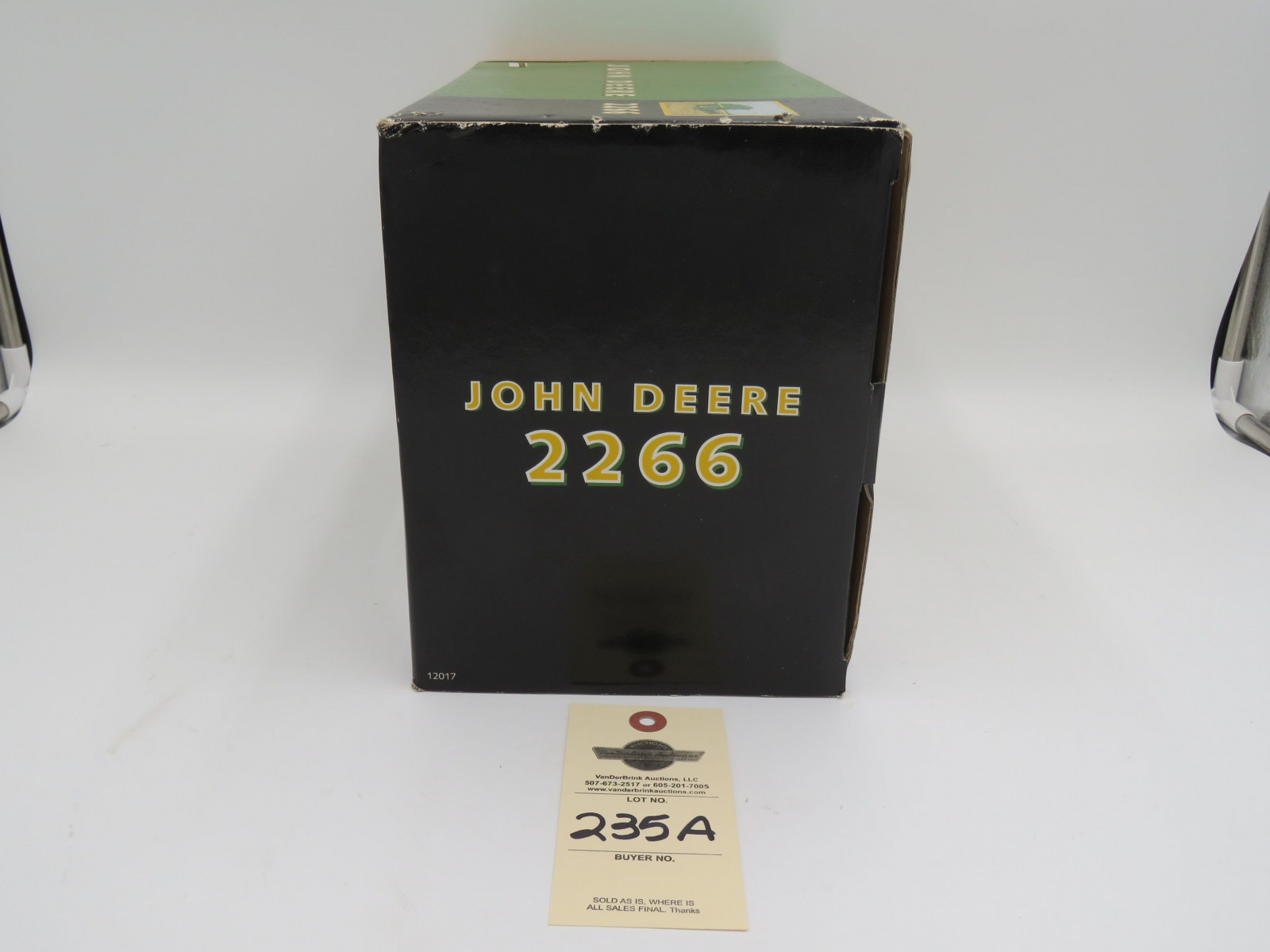 2000 Ertl John Deere Combine 2266 1/32 scale NIB - Image 2