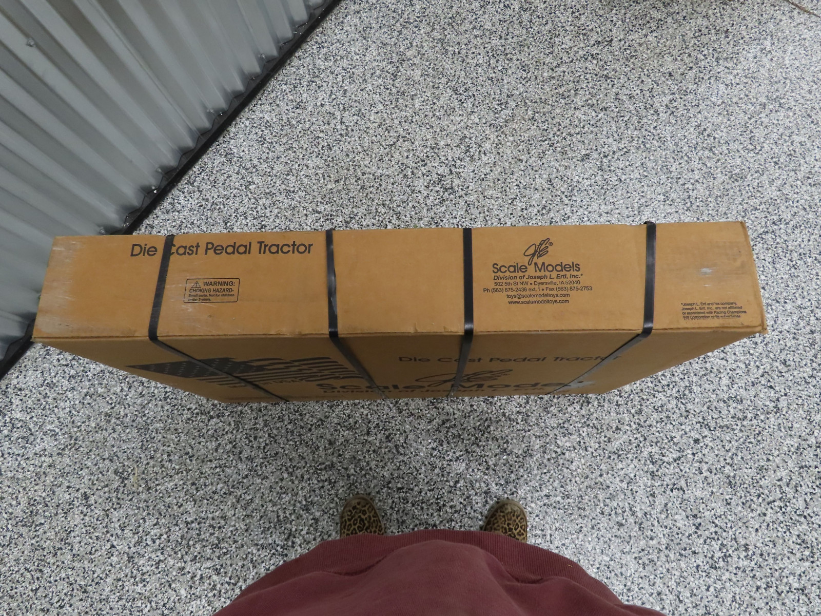 Scale Models by Ertl International 1026 Gold Demonstrator Pedal Tractor NIB - Image 4