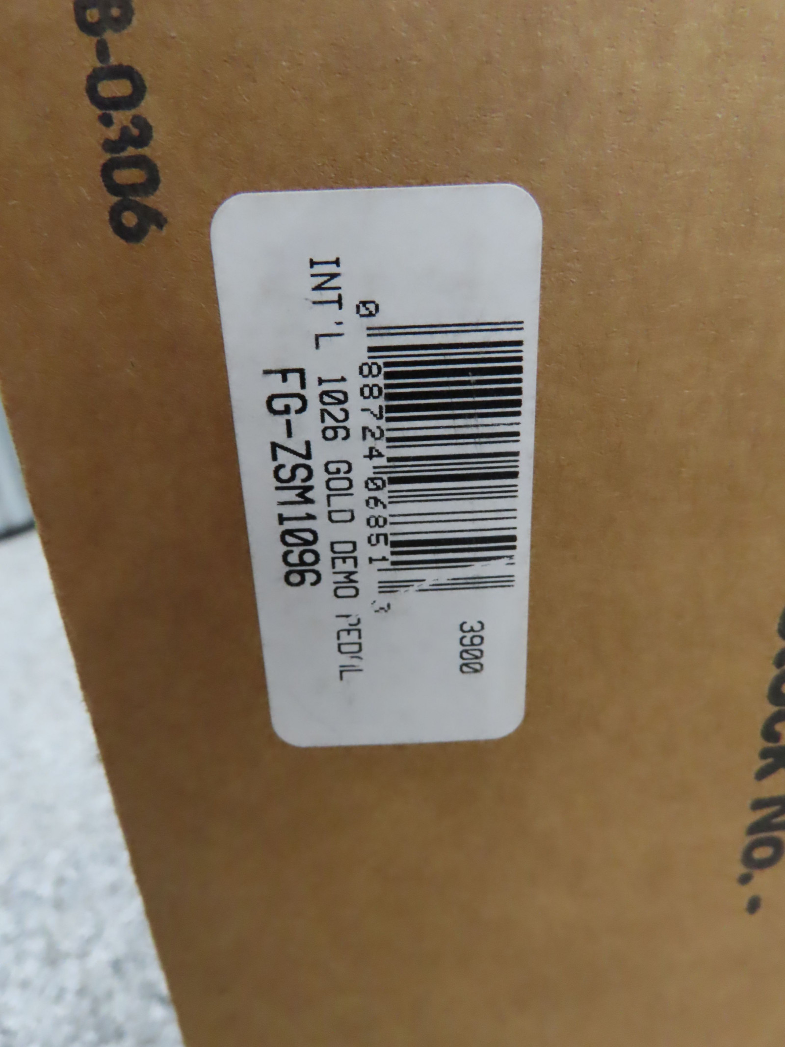 Scale Models by Ertl International 1026 Gold Demonstrator Pedal Tractor NIB - Image 6