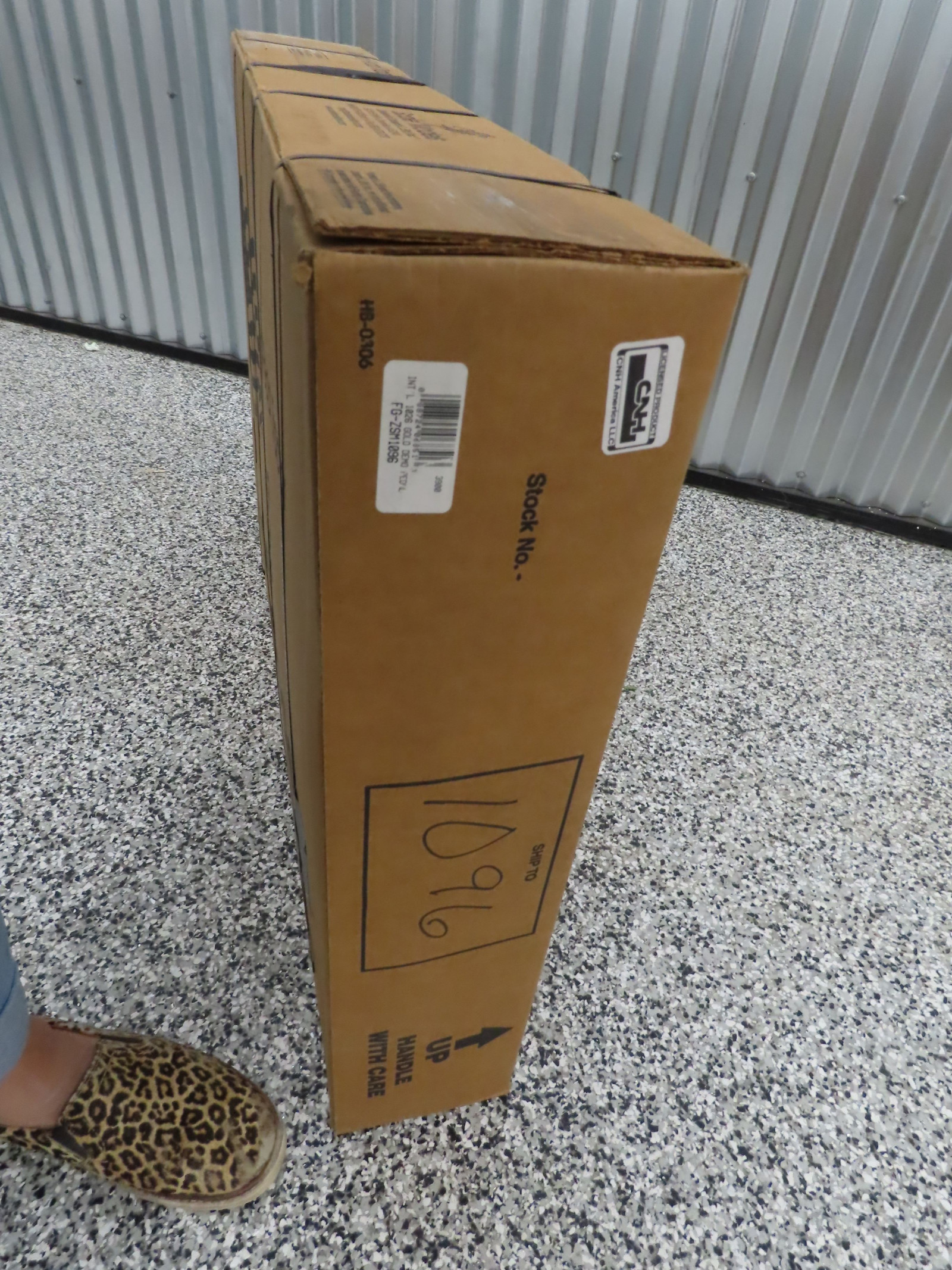 Scale Models by Ertl International 1026 Gold Demonstrator Pedal Tractor NIB - Image 7