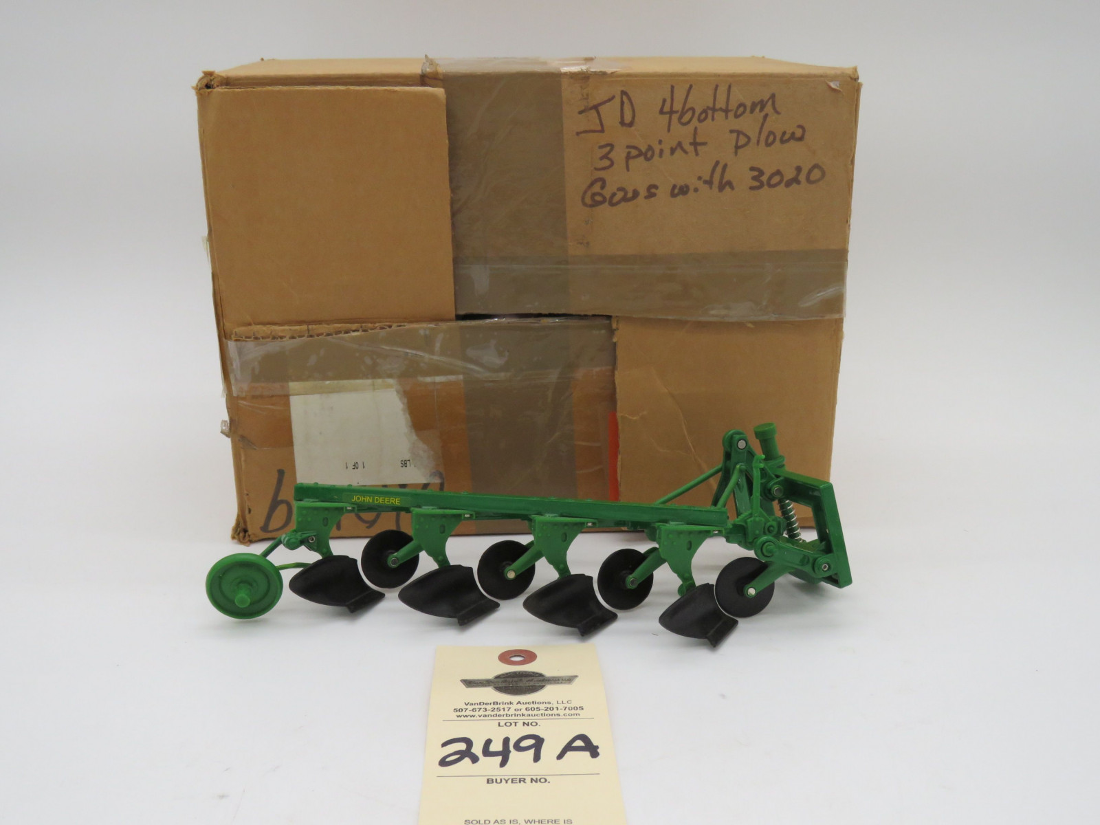John Deere 4 bottom 3 point plow metal die cast. No box - Image 1