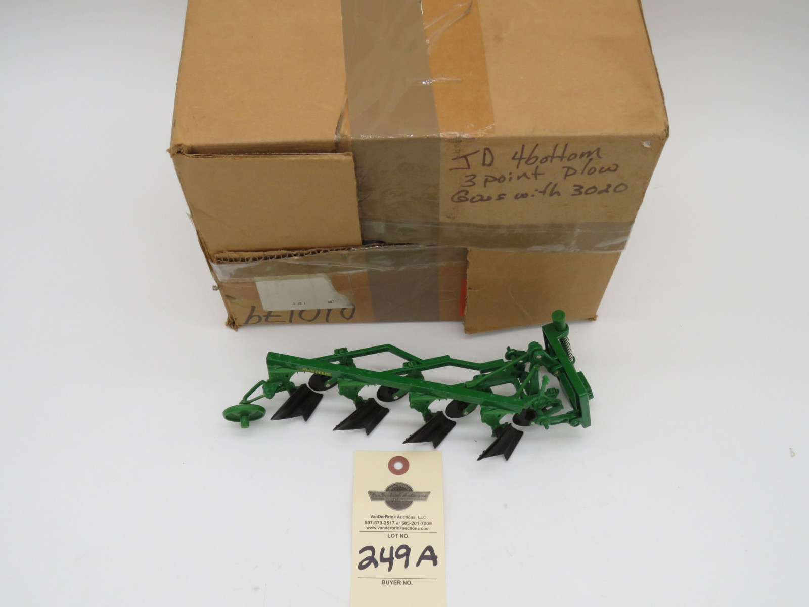 John Deere 4 bottom 3 point plow metal die cast. No box - Image 2