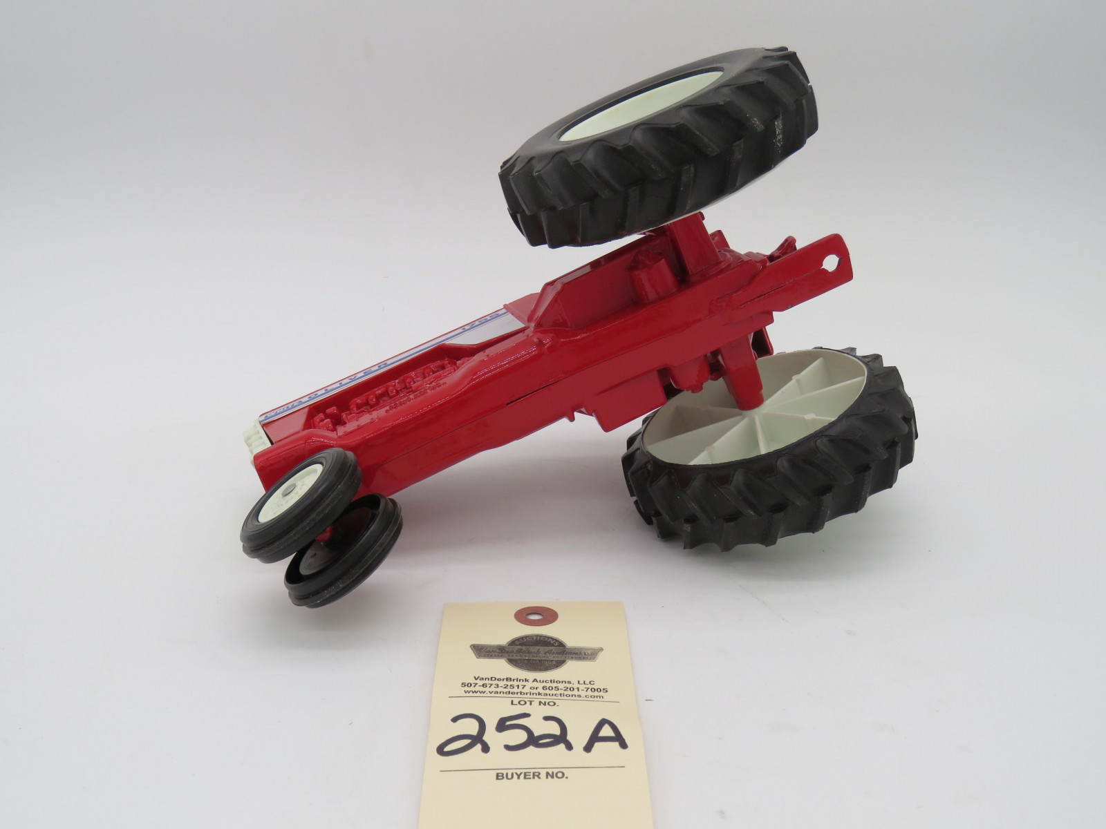 White Oliver 1755 metal die-cast Turtle River Show 7-9-89 Scale Model D,Iowa. No Box - Image 4