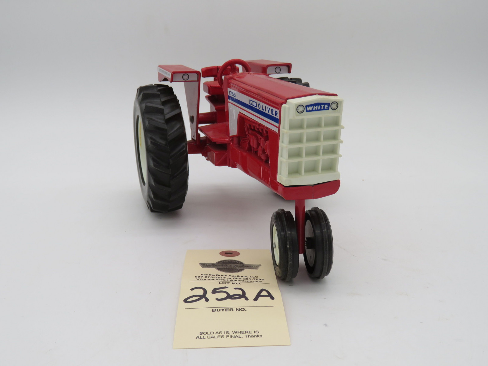White Oliver 1755 metal die-cast Turtle River Show 7-9-89 Scale Model D,Iowa. No Box - Image 5