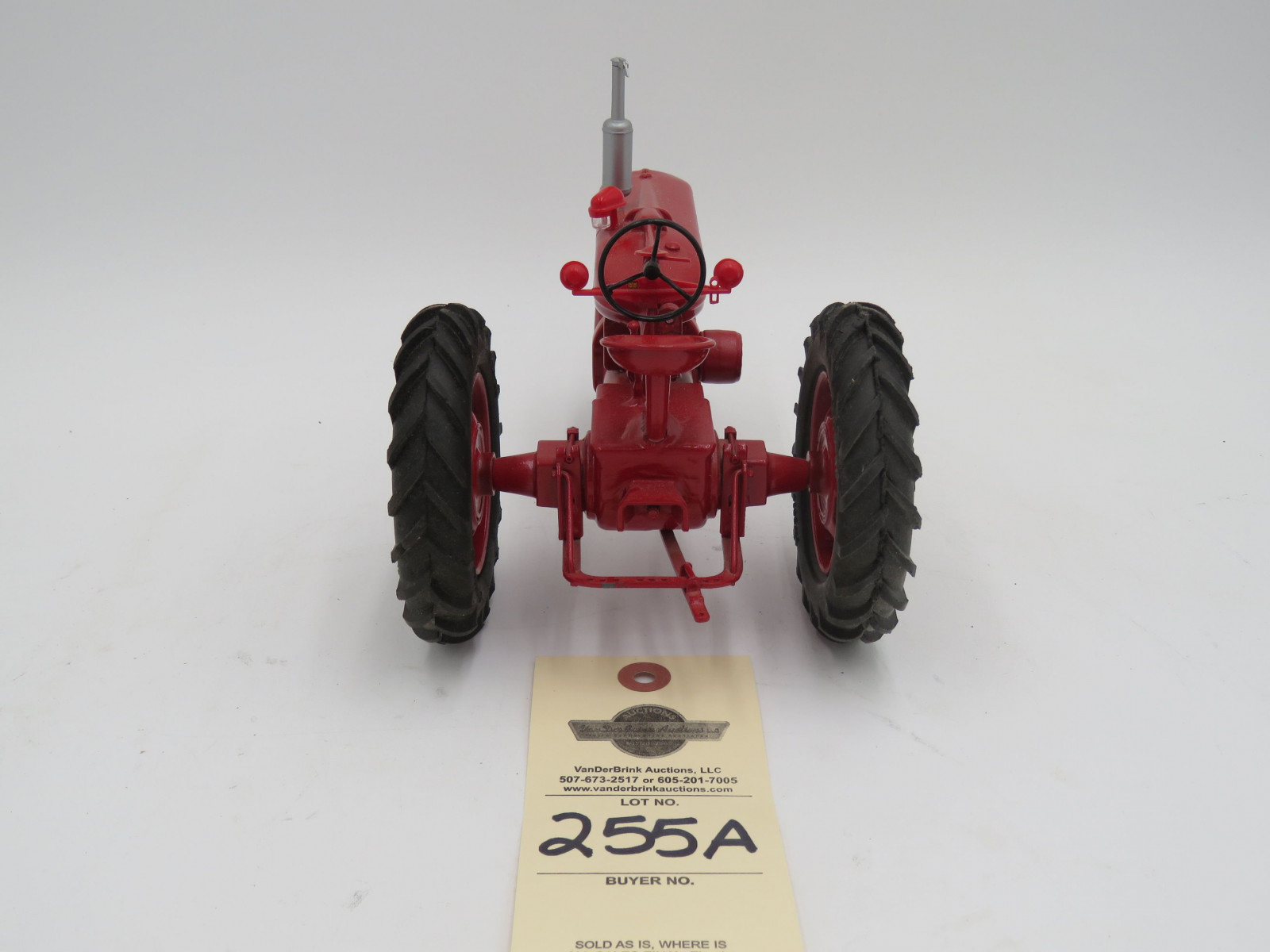 Custom Farmall M IH Plastic Die-cast. In good condition. - Image 4