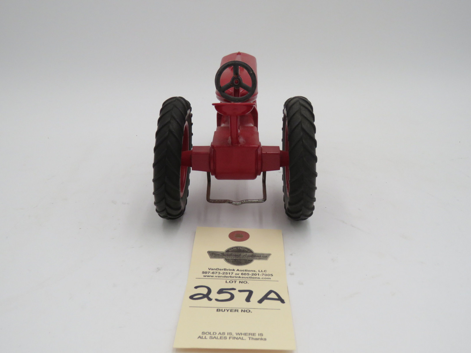 IH Farmall plastic die-cast tractor. Steering wheel broke. No box. - Image 4
