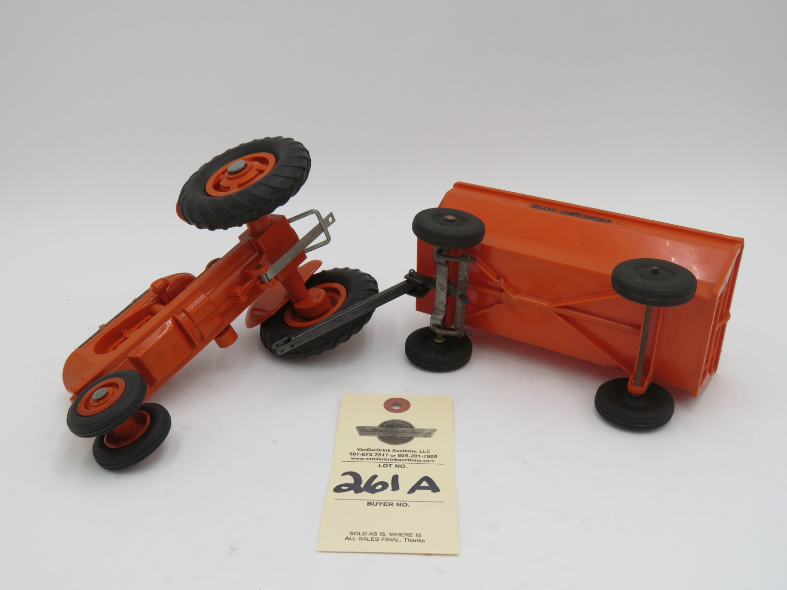 Allis Chalmers Tractor with wagon plastic die-cast. No box. - Image 3