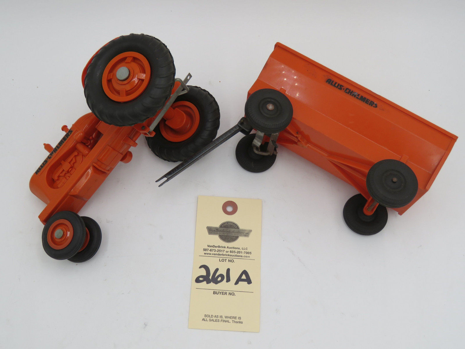 Allis Chalmers Tractor with wagon plastic die-cast. No box. - Image 4