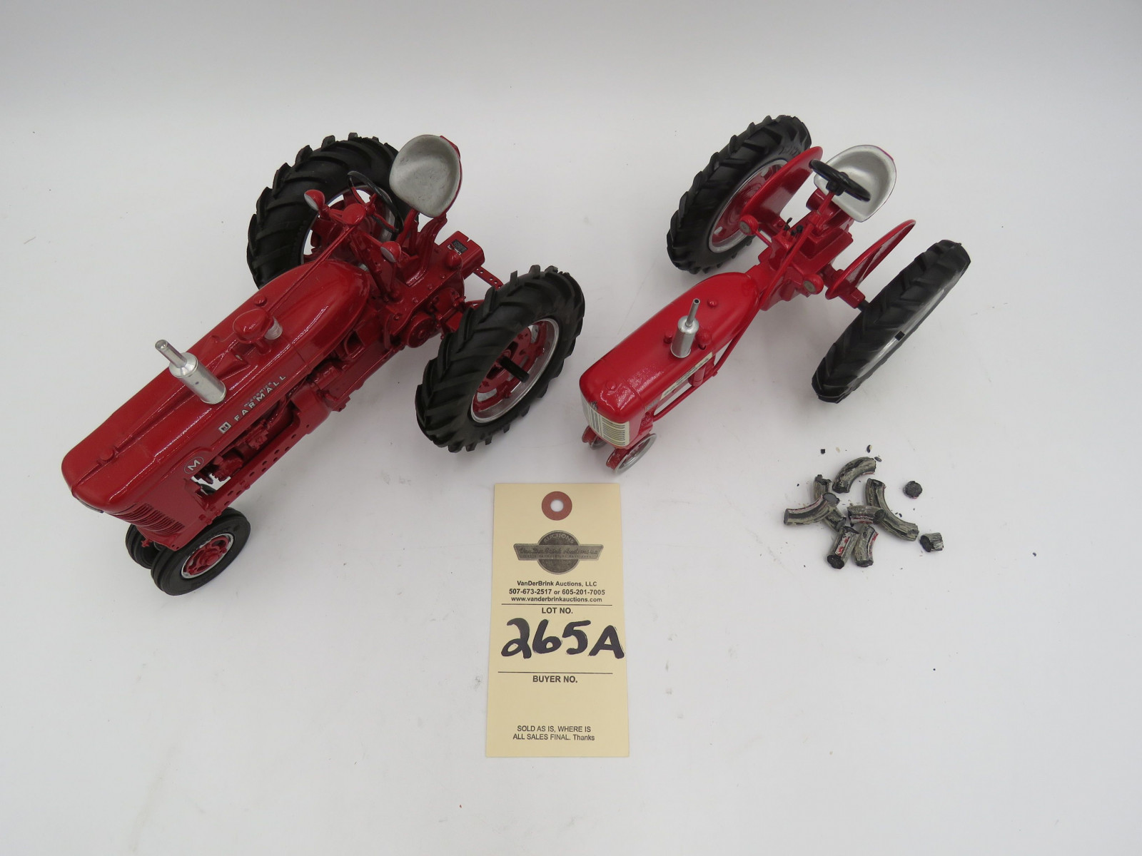 McCormick Farmall 230 metal diecast tractor. Missing front tires.1993 Mcormick Farmall M IH Metal Die cast tractor with Firestone tires. No boxes. Sold as a set of 2 1/16th Scale - Image 3