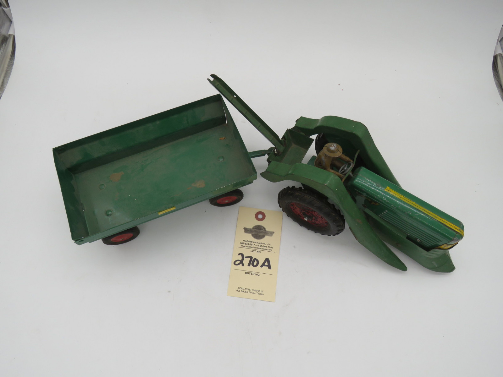 Oliver 77 Man mounted picker Metal Diecast with Driver and metal wagon. No box. - Image 2