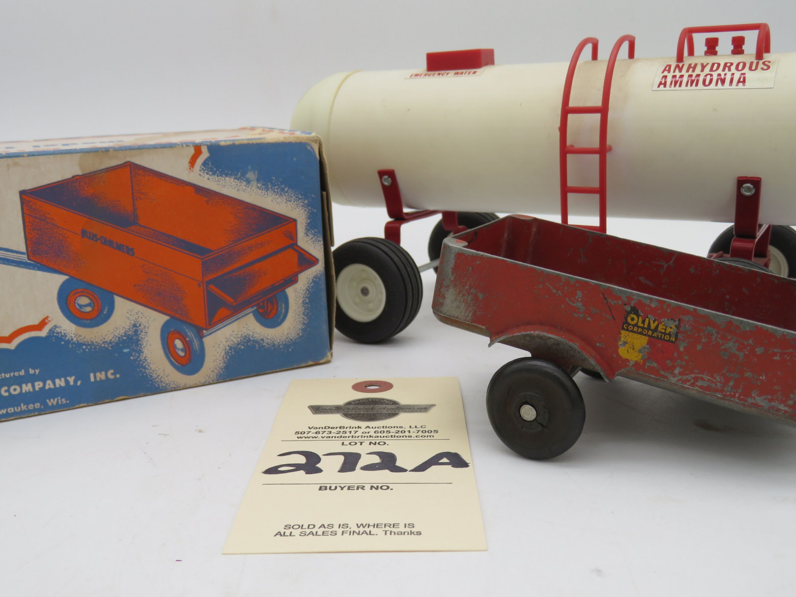Allis Chalmers plastic dump gate wagon in box. Oliver Corporation aluminum slik-toy Lansing IA no box. Anhydrous ammonia Toy Farmer Lamoure. ND. Tank. No box. Sold as a set of 3. - Image 4