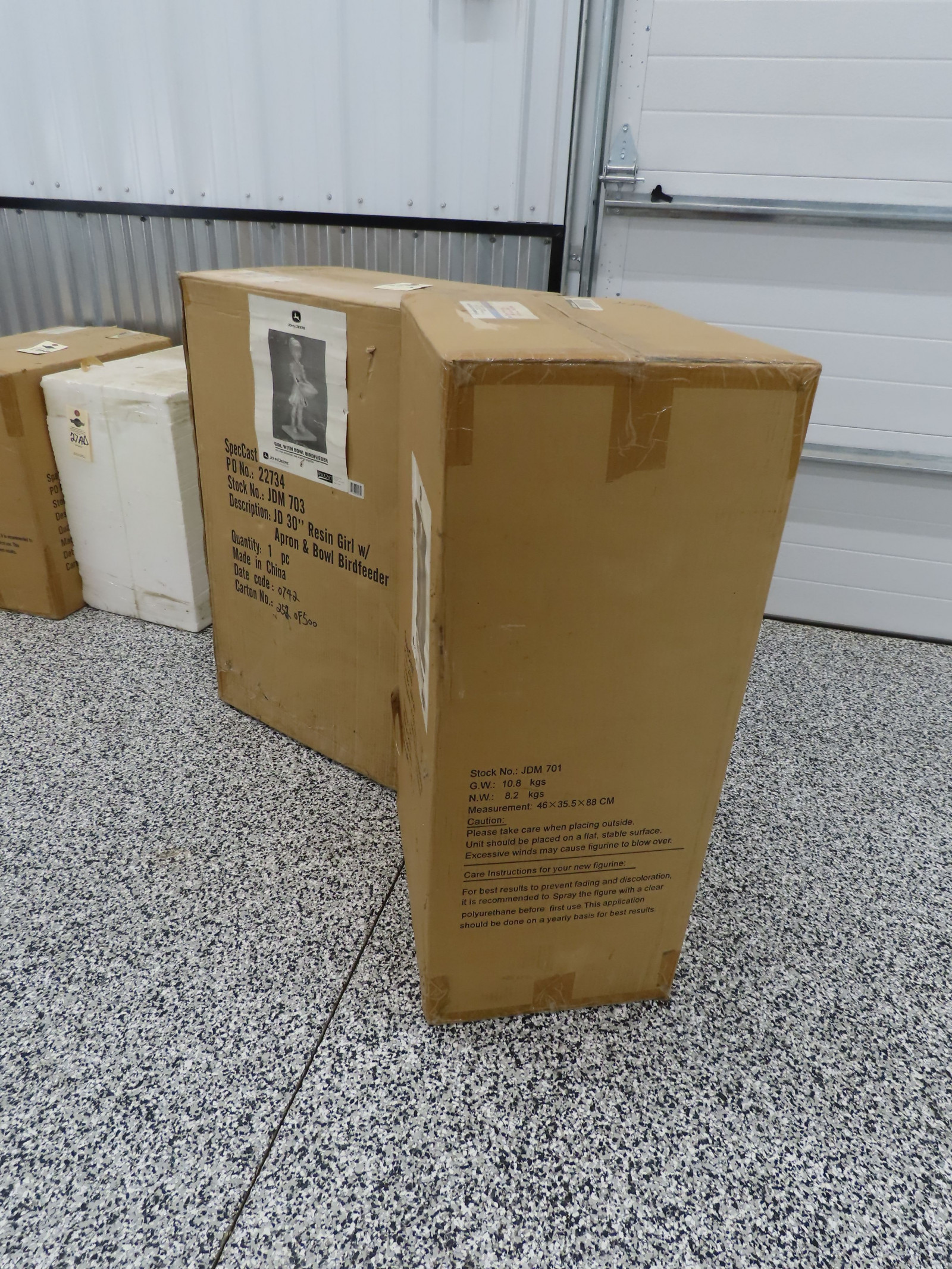 John Deere Boy and Girl Resin Statue with Bird baths NIB - Image 5