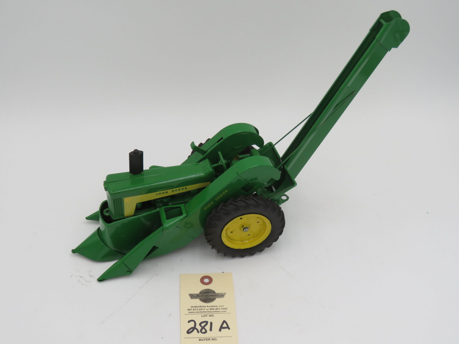 John Deere 730 with picker metal diecast tractor. No Box 1/16th Scale - Image 2