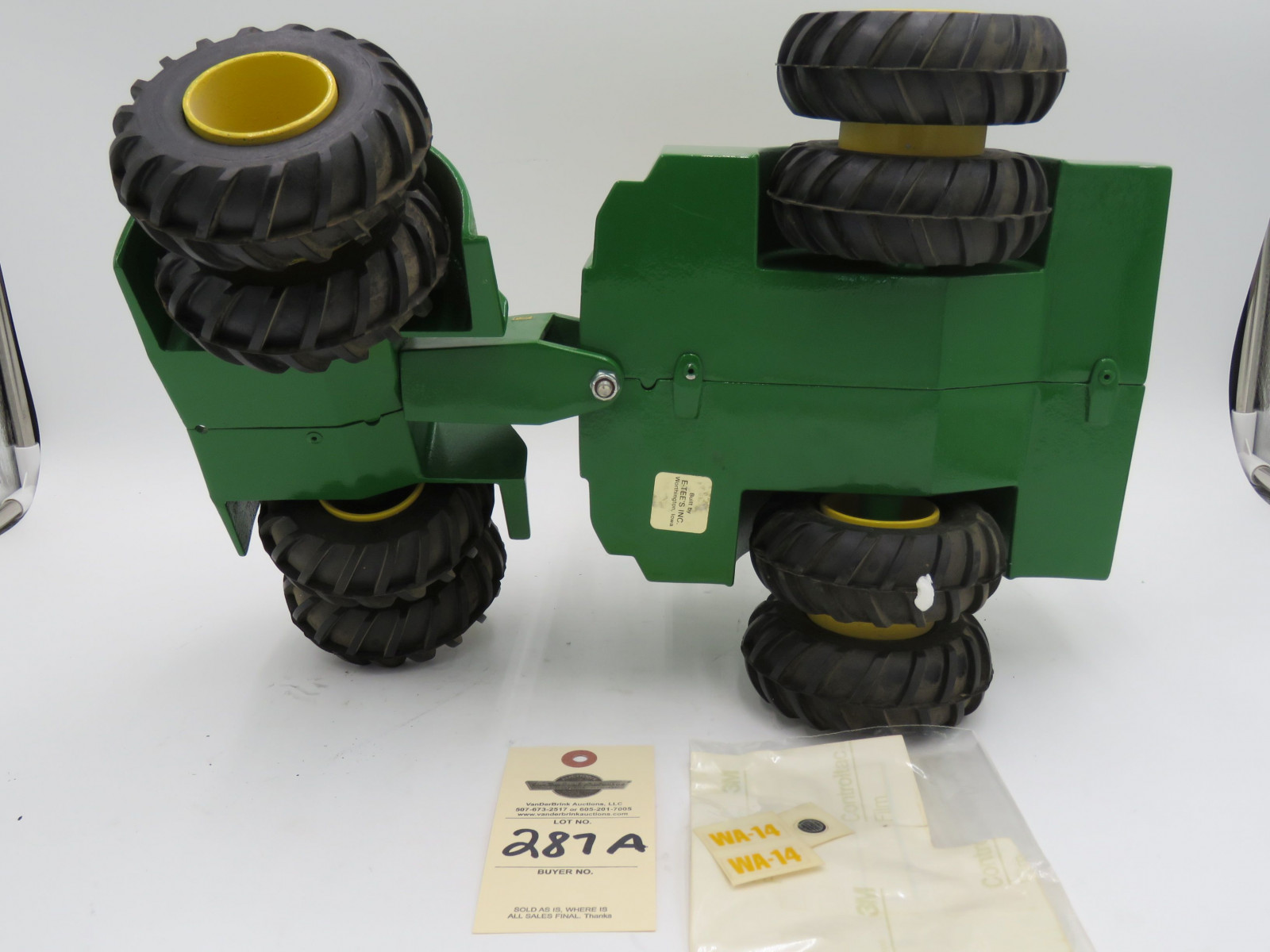 Trumm Cast Iron WA-17 John Deere Tractor and no Box - Image 6