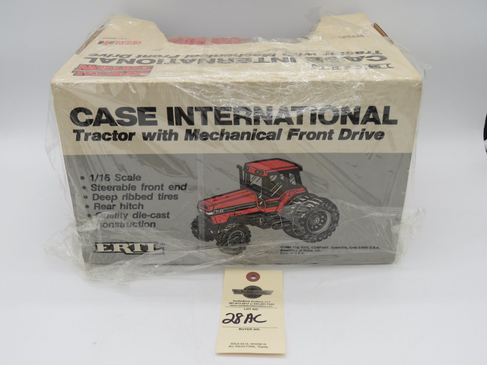 1987 Ertl Case International Tractor with Mechanical Front Drive 1/16th Scale NIB - Image 4