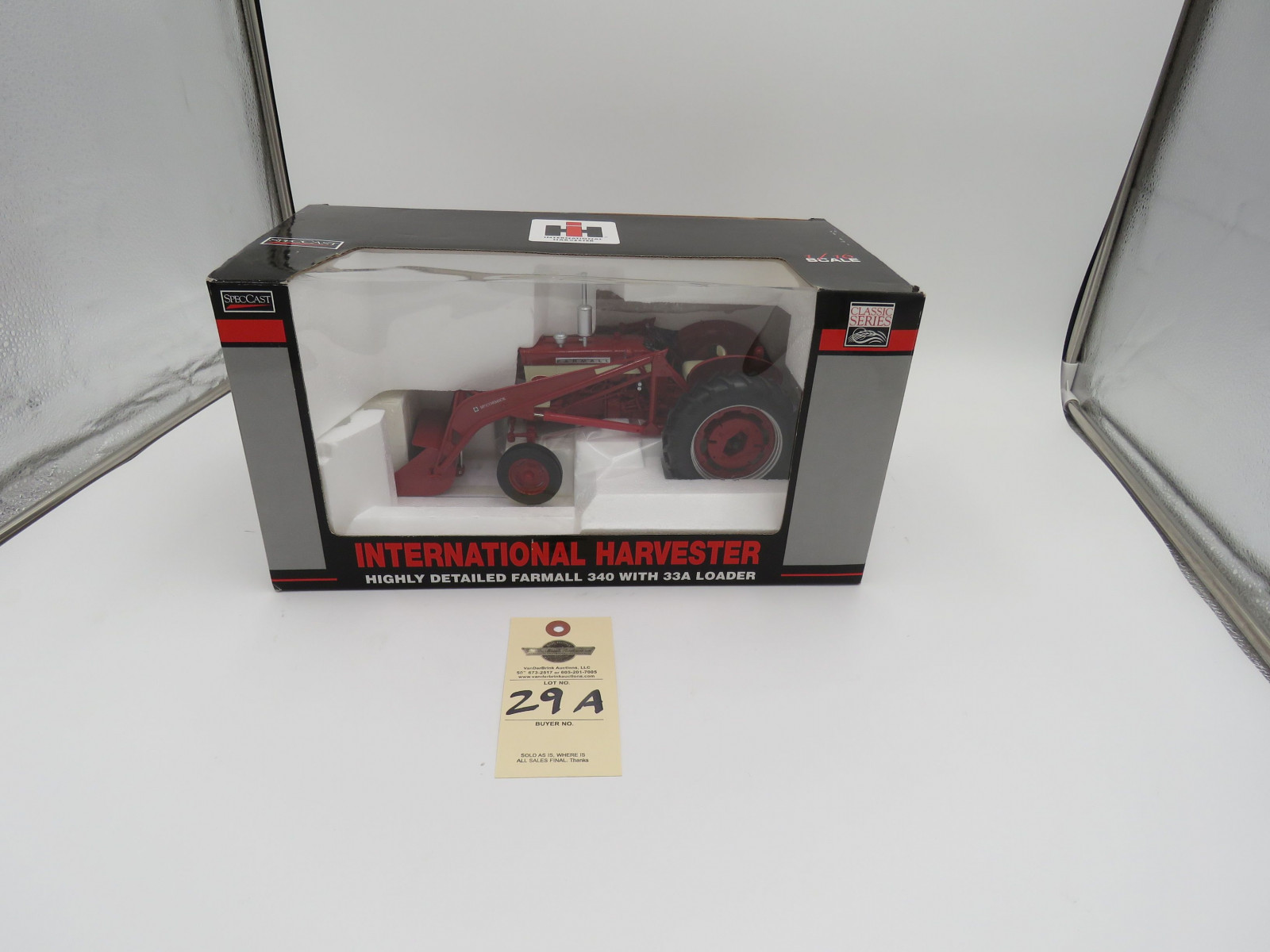 SPEC CAST IH CLASSIC SERIES HIGHLY DETAILED FARMALL 340 WITH 33 A LOADER 1/16  SCALE DIECAST - Image 1