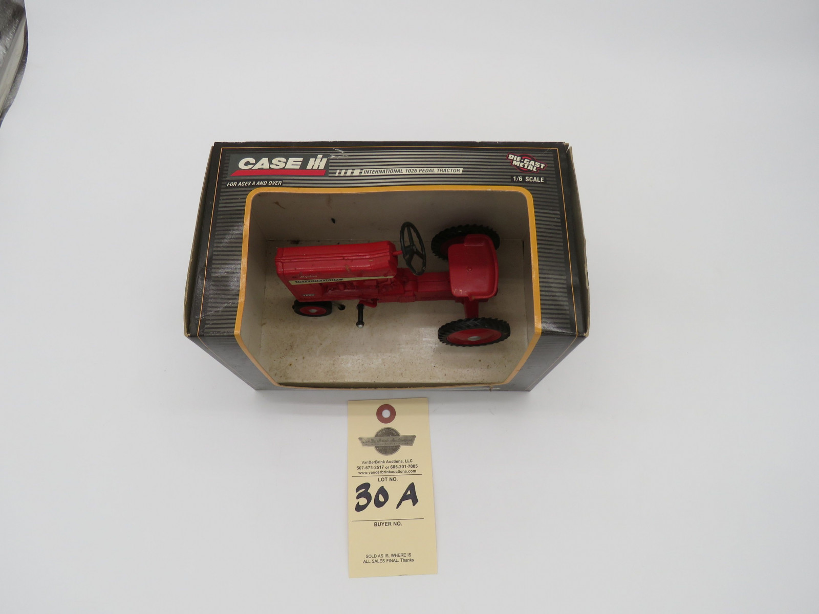 CASE IH DIECAST METAL ERTL D,IOWA 1026 PETAL TRACTOR 1/16th Scale - Image 2